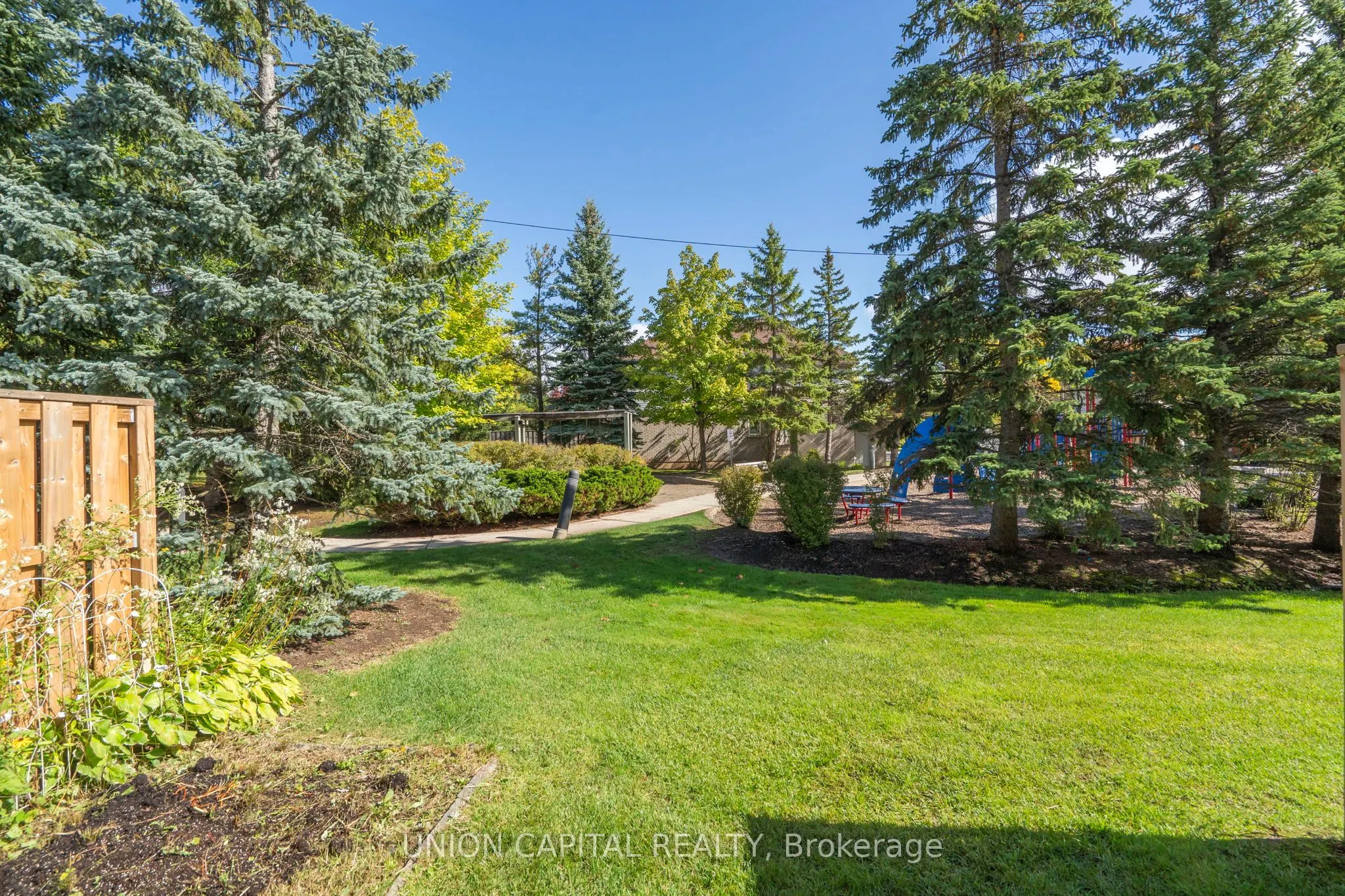 2555 Thomas Street, #106