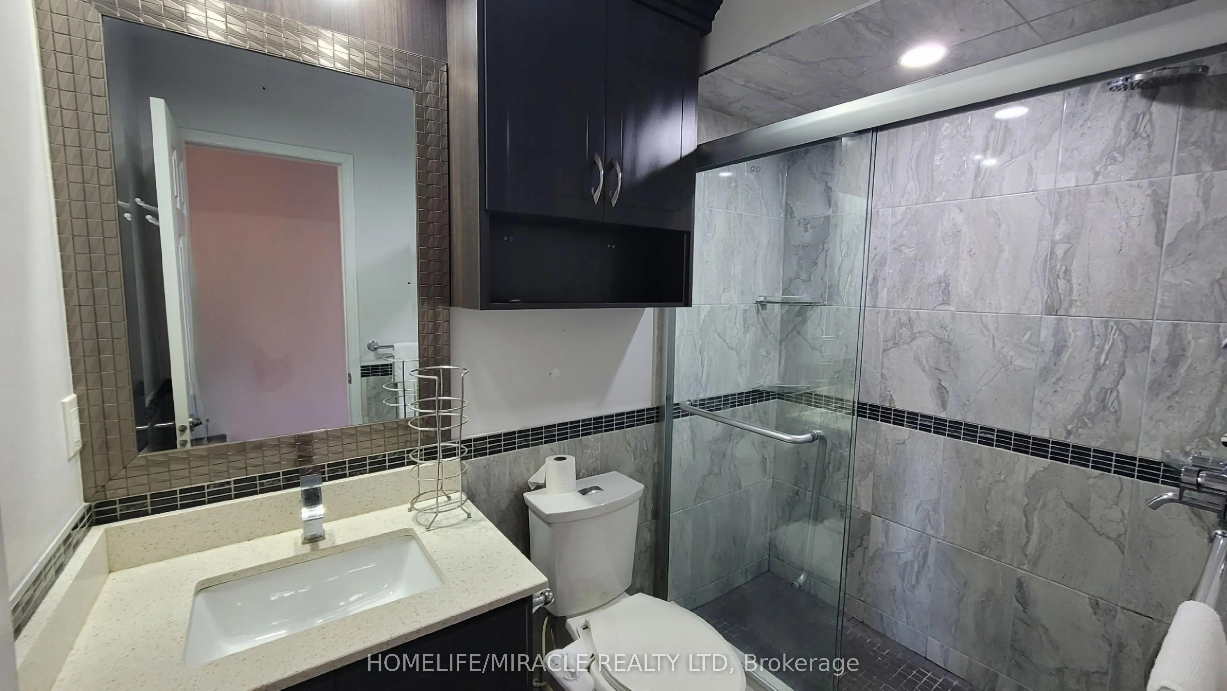 5794 Gant Crescent, #Upper Home