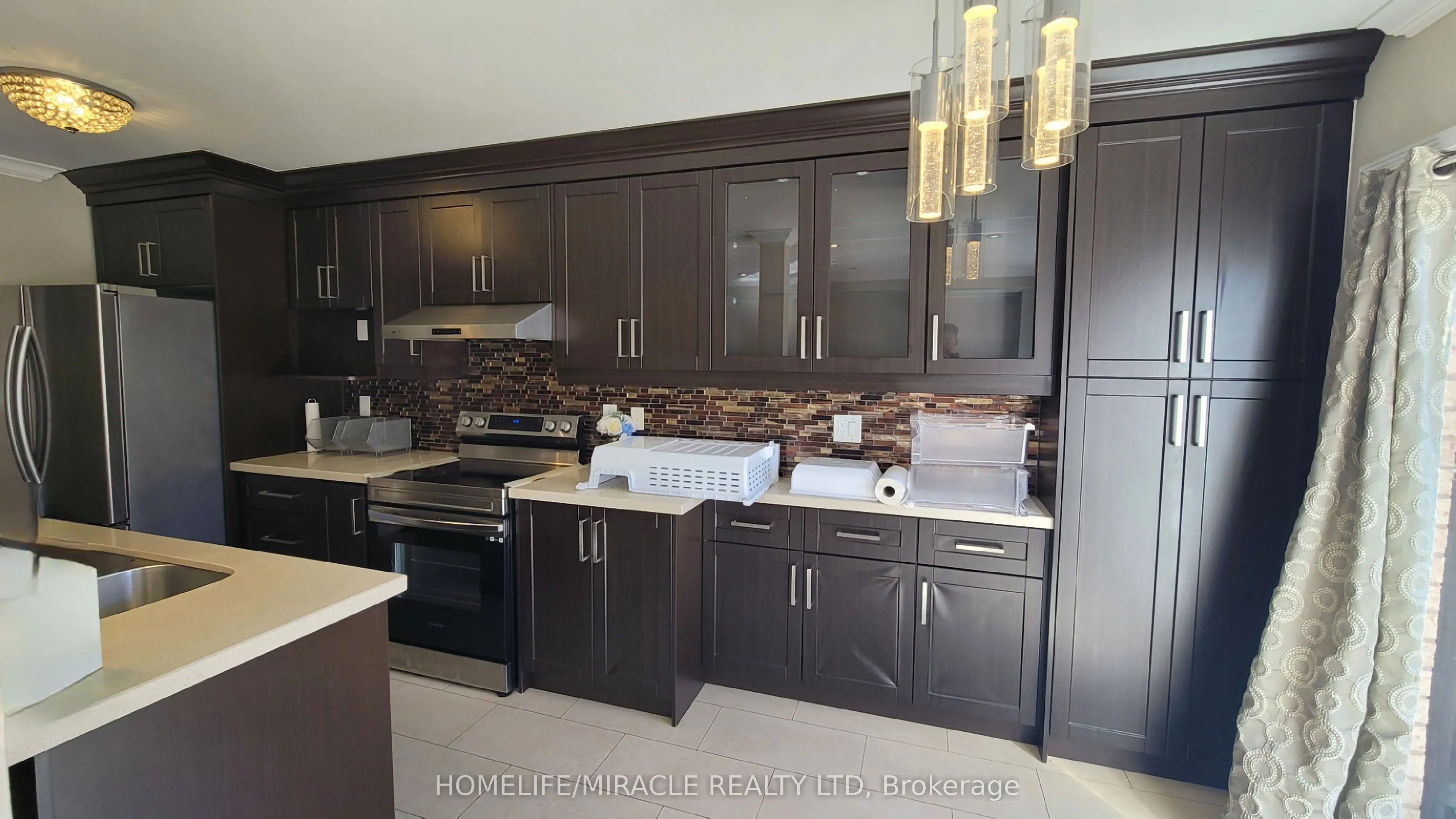 5794 Gant Crescent, #Upper Home