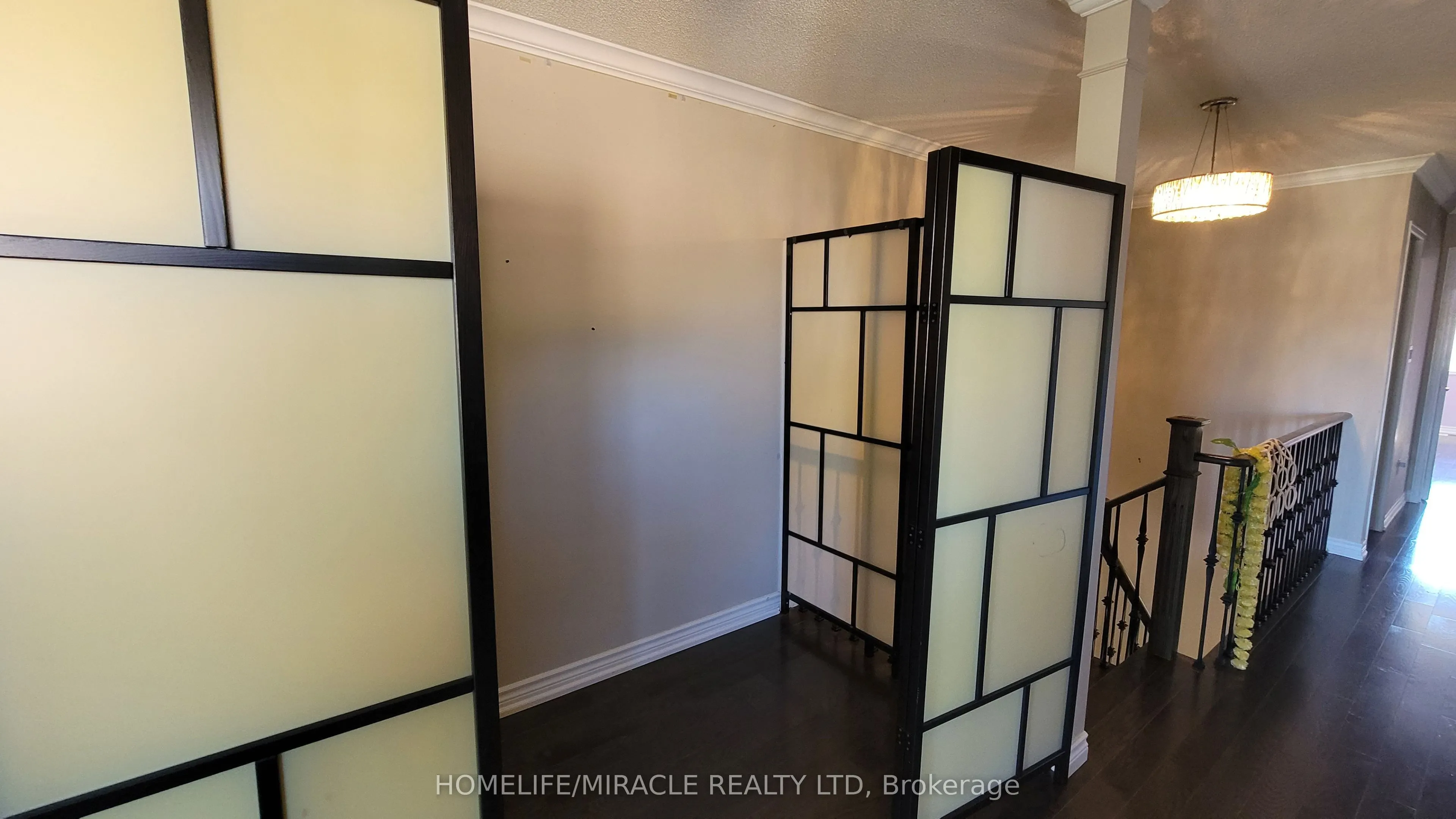 5794 Gant Crescent, #Upper Home