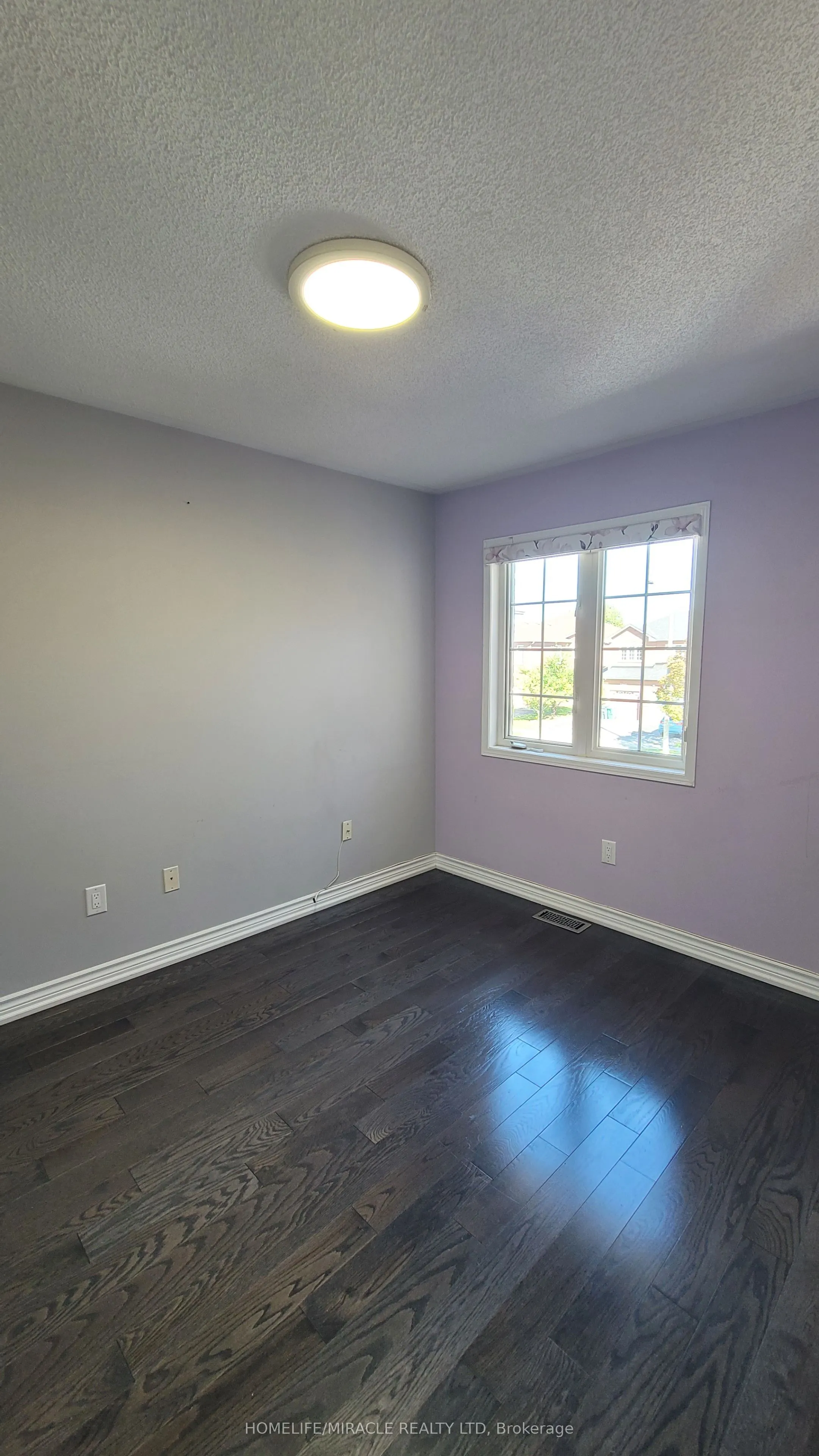 5794 Gant Crescent, #Upper Home