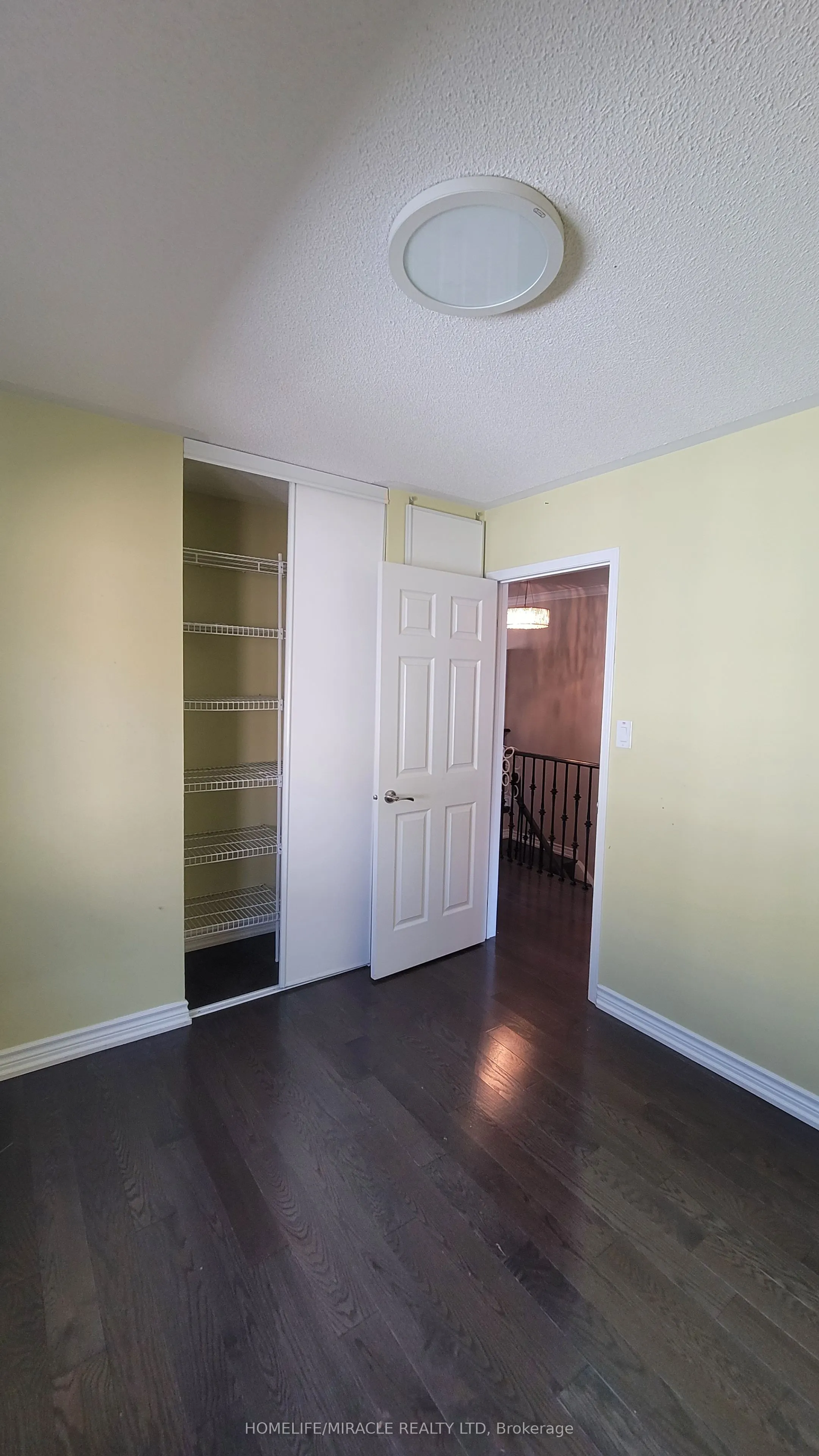 5794 Gant Crescent, #Upper Home