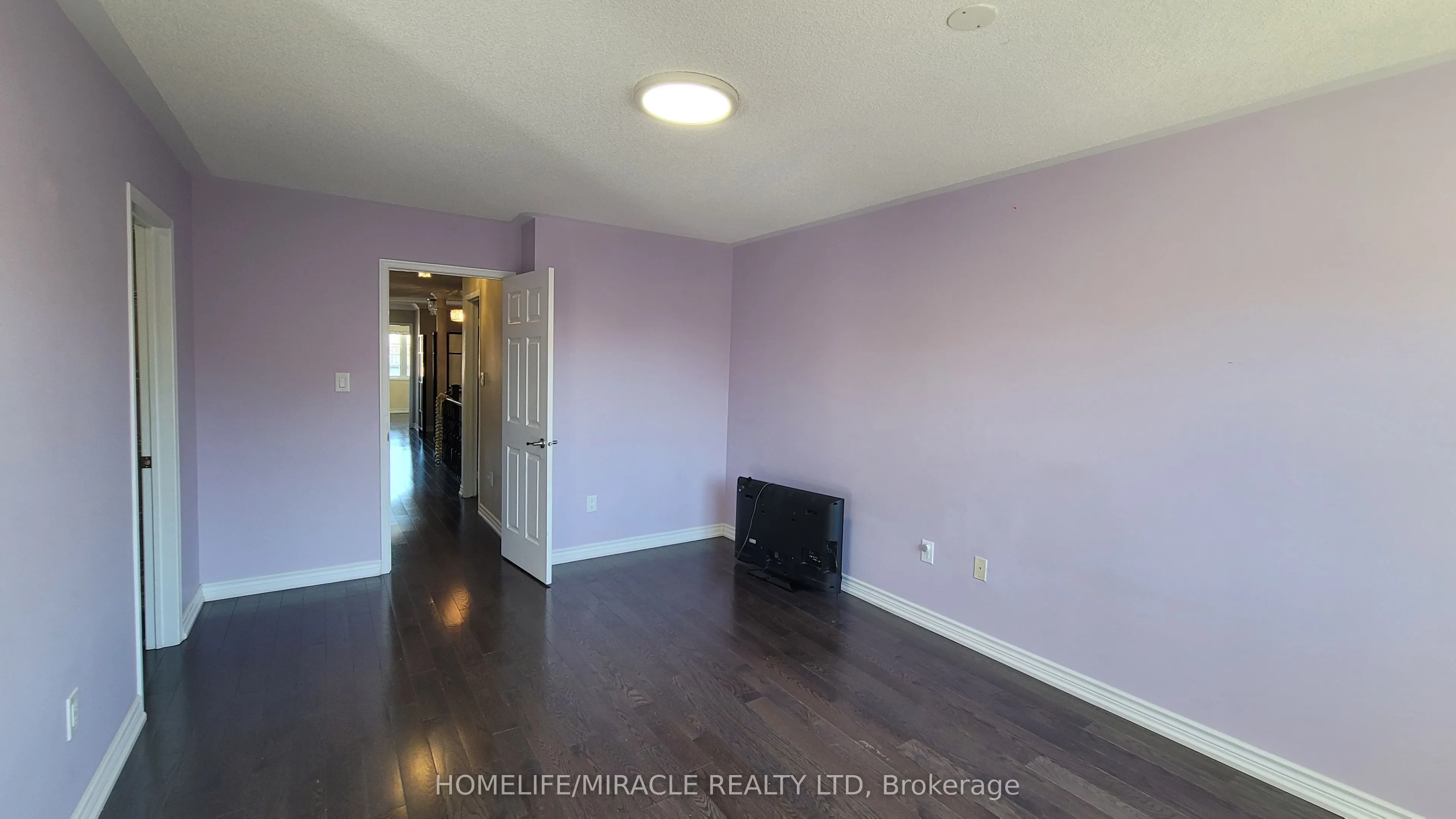 5794 Gant Crescent, #Upper Home