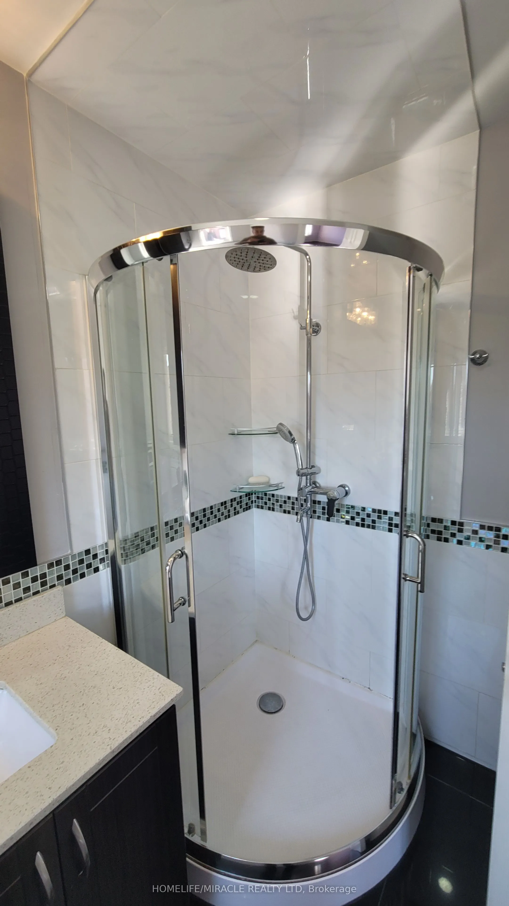 5794 Gant Crescent, #Upper Home