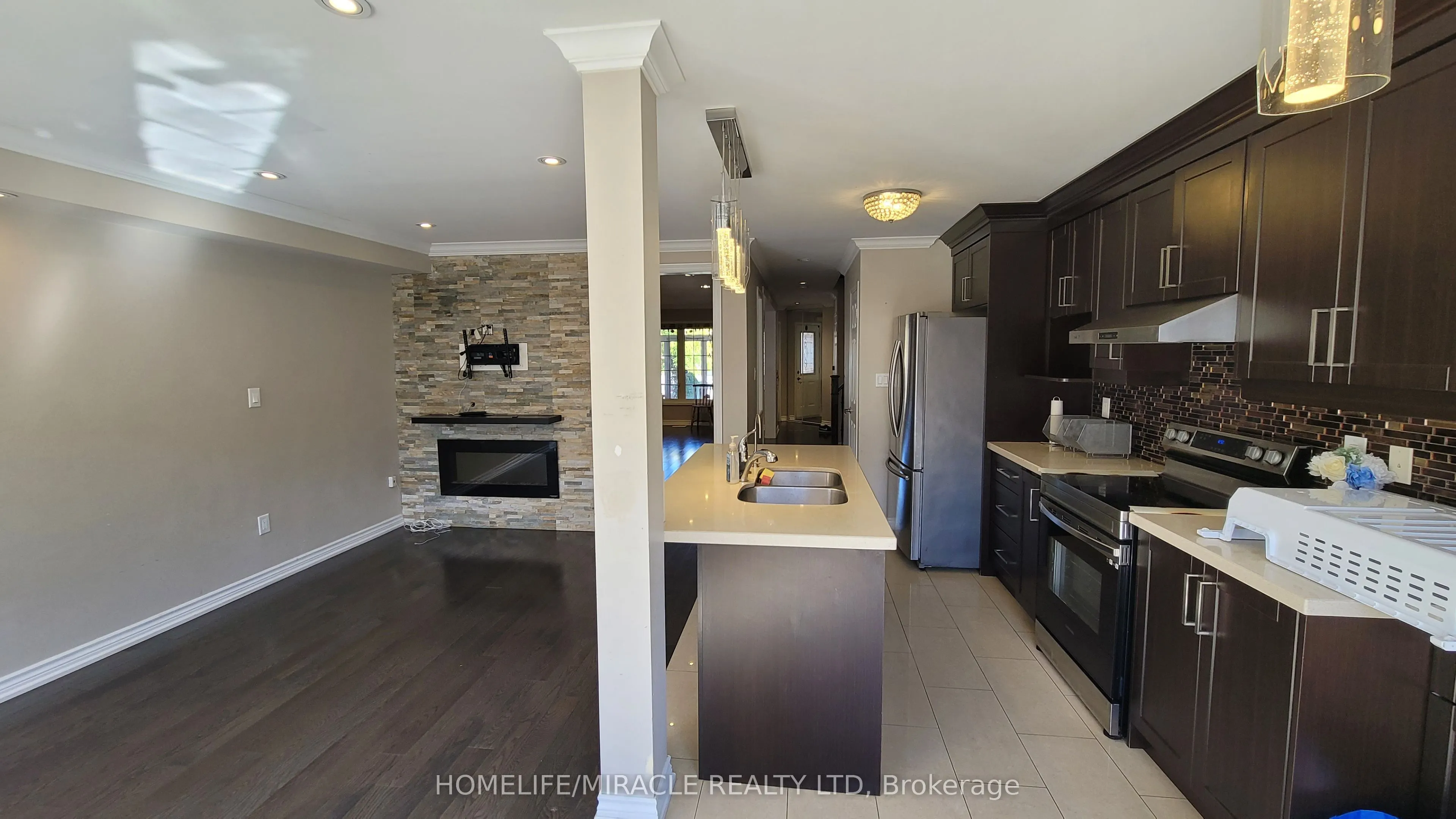 5794 Gant Crescent, #Upper Home