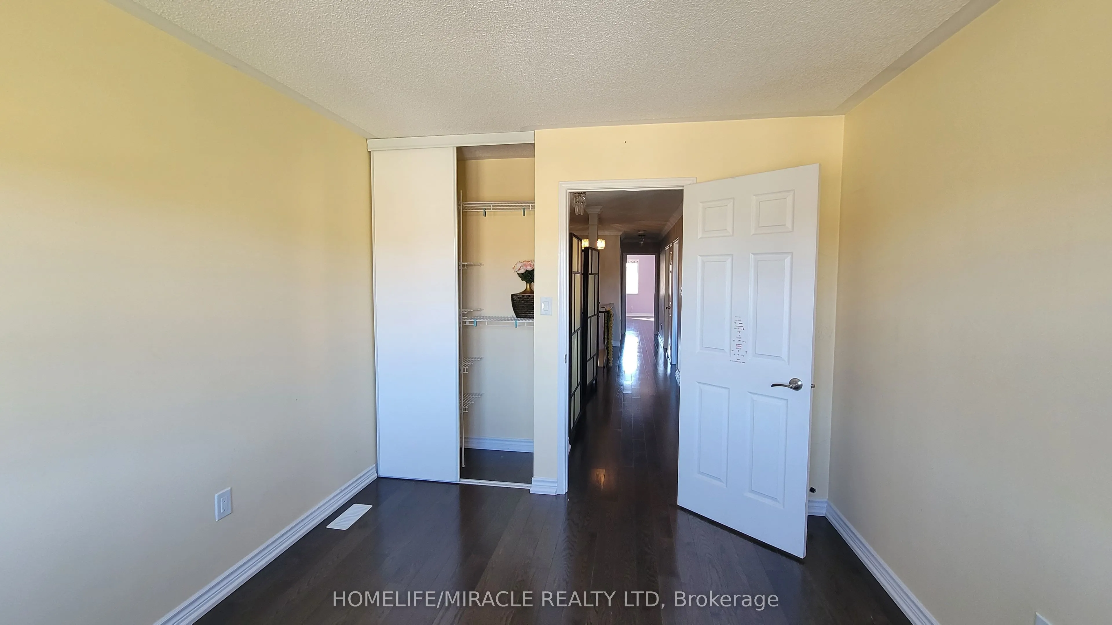 5794 Gant Crescent, #Upper Home