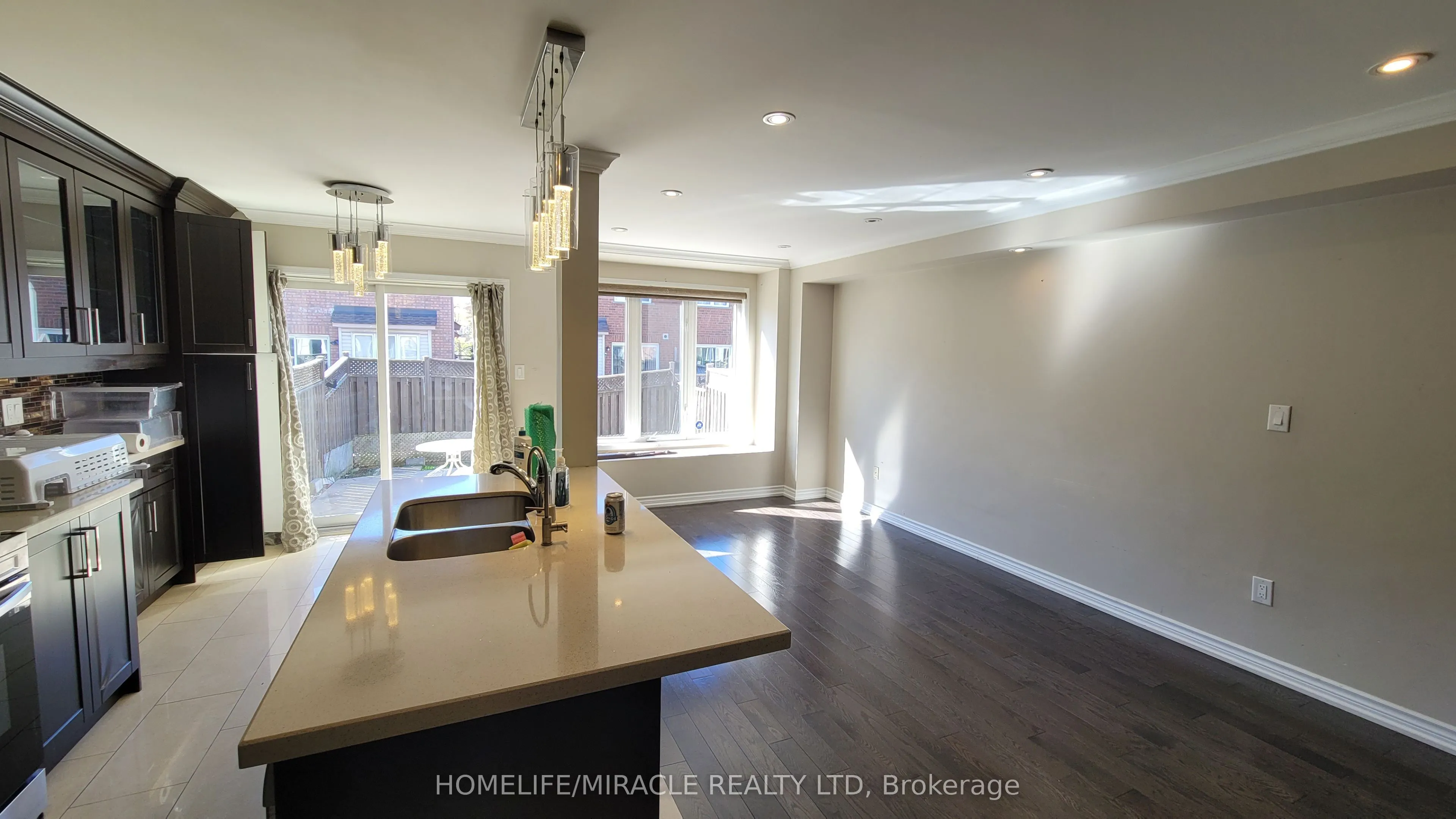 5794 Gant Crescent, #Upper Home