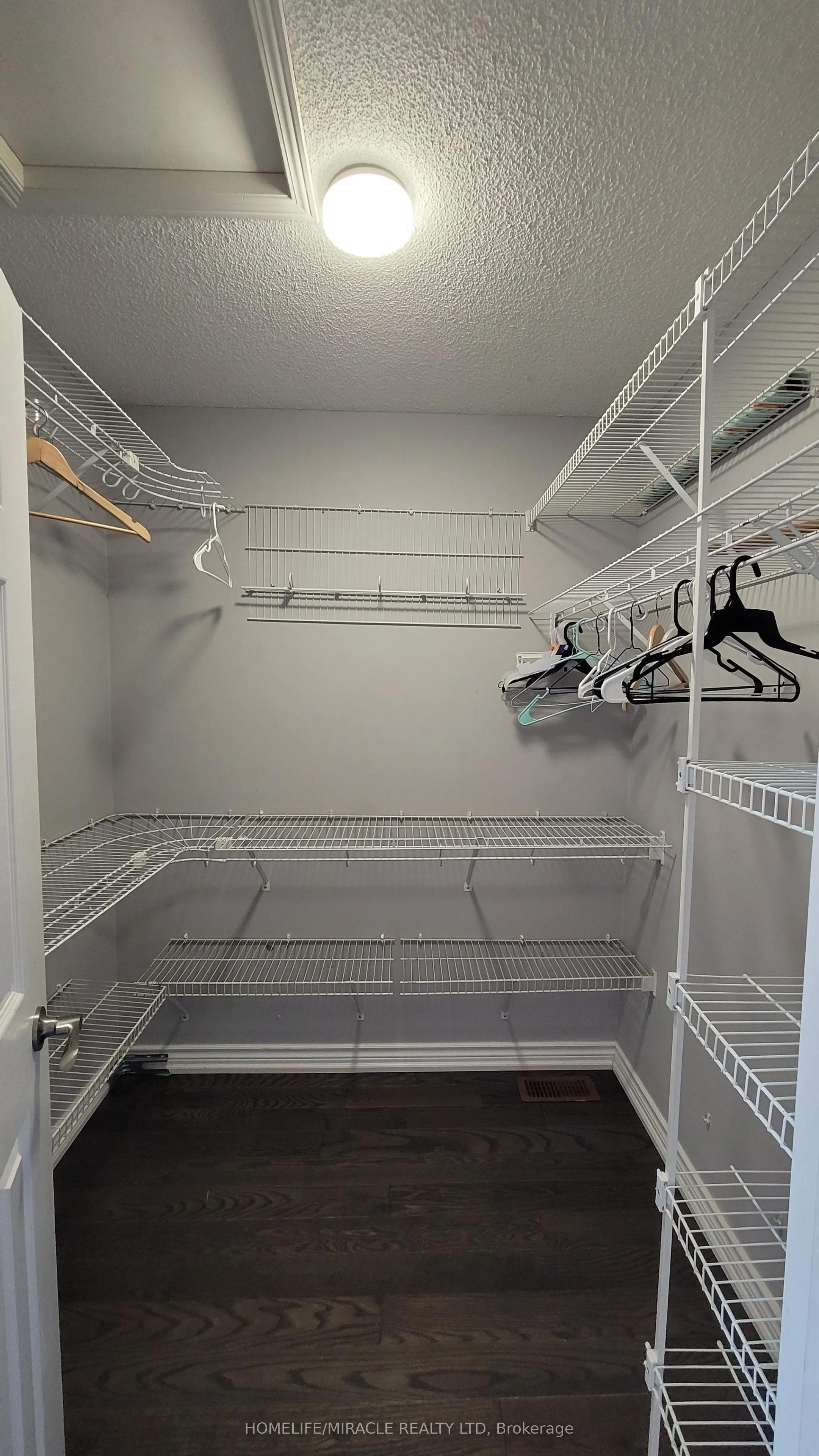 5794 Gant Crescent, #Upper Home