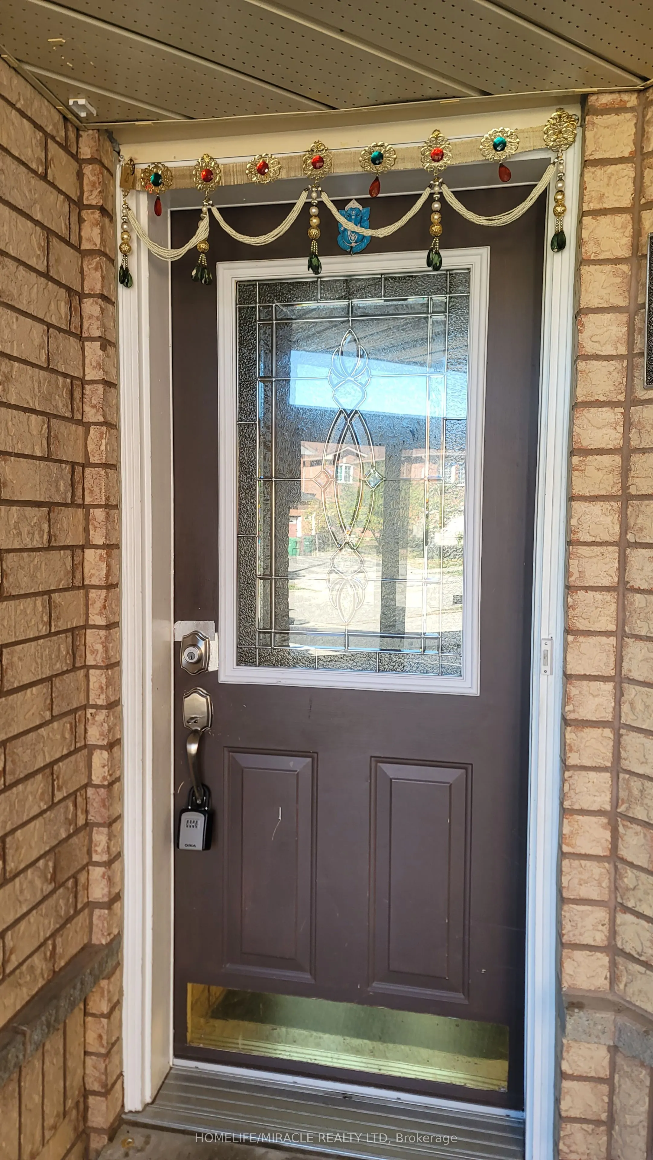 5794 Gant Crescent, #Upper Home