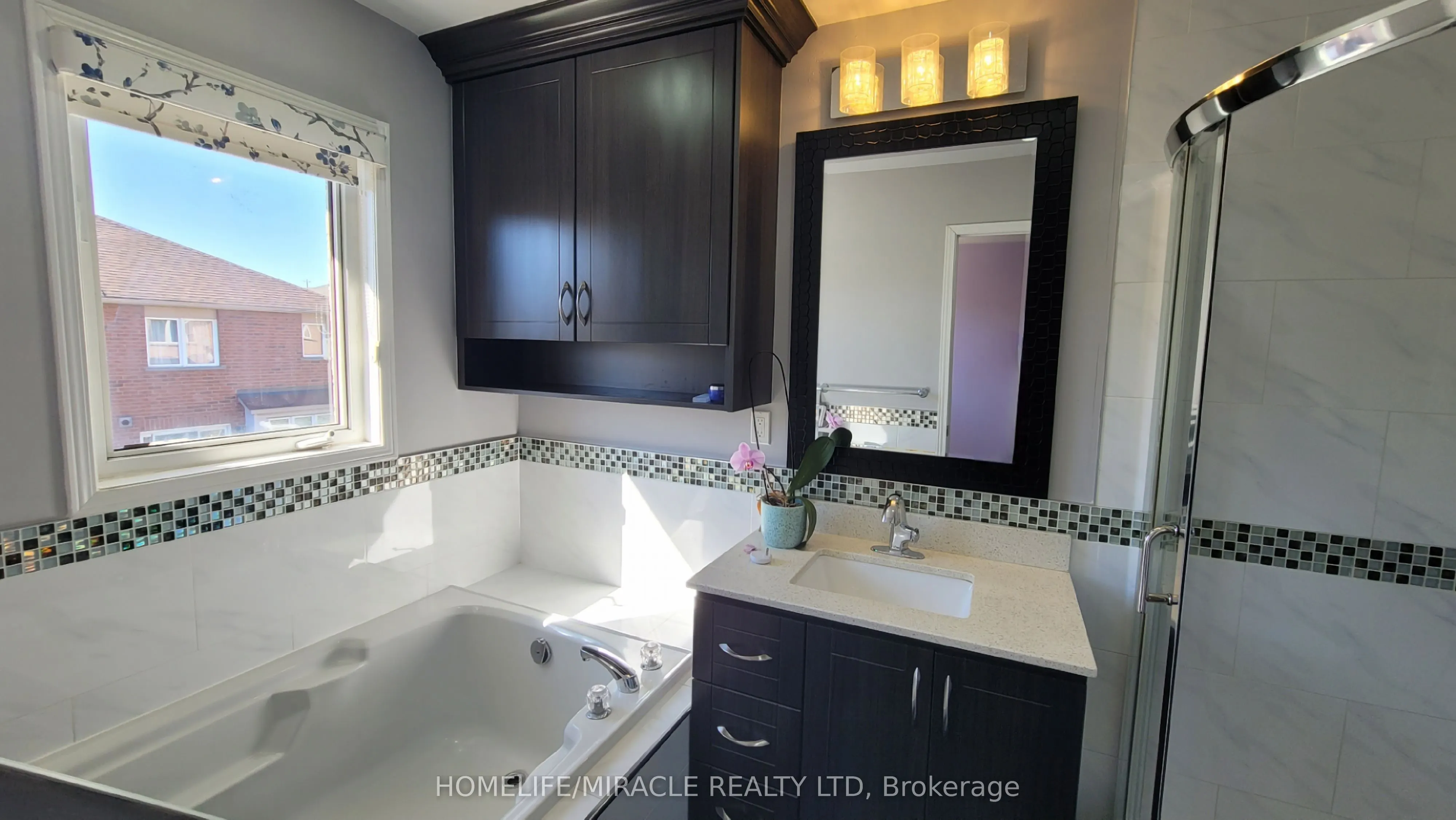 5794 Gant Crescent, #Upper Home