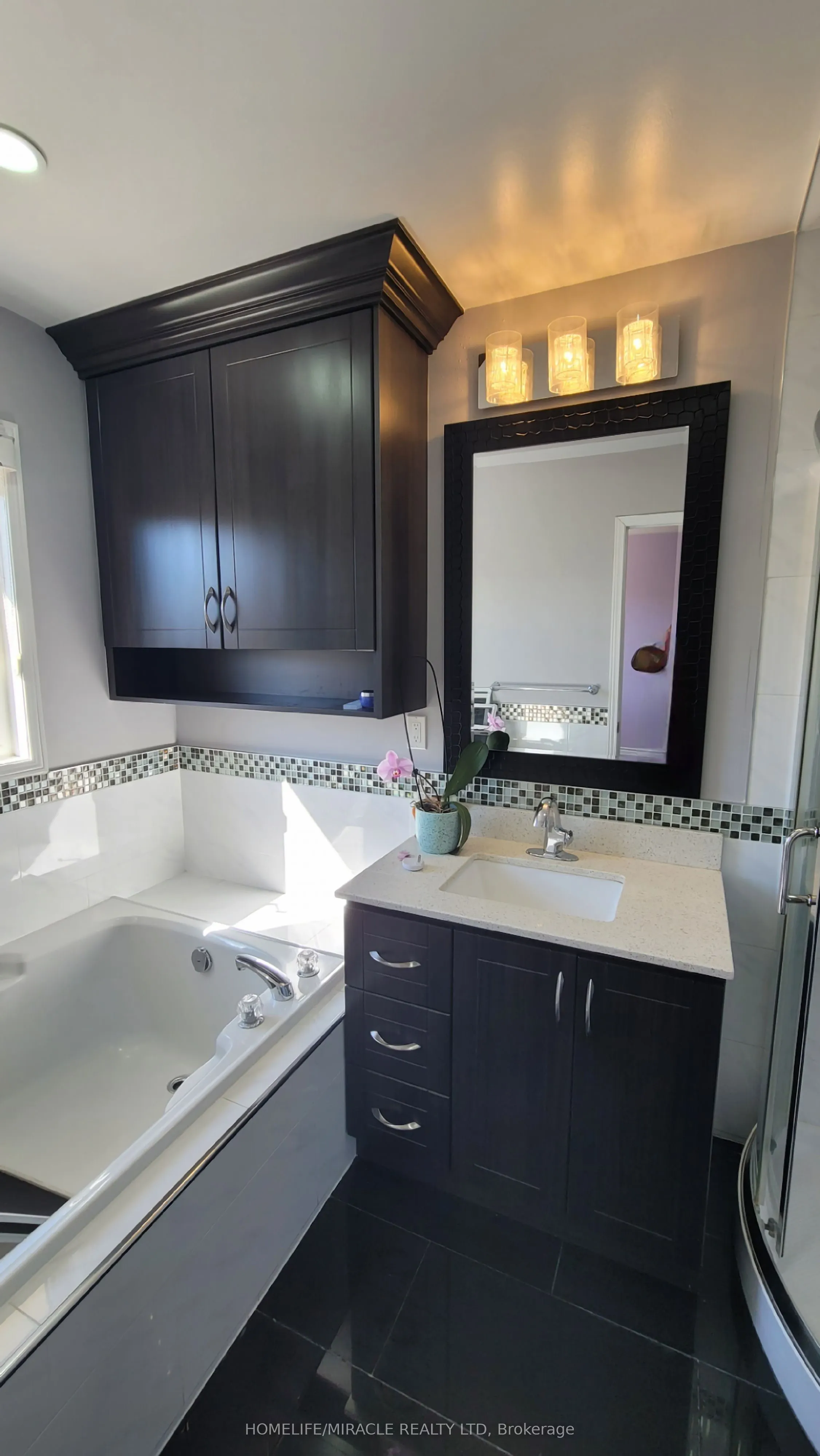 5794 Gant Crescent, #Upper Home
