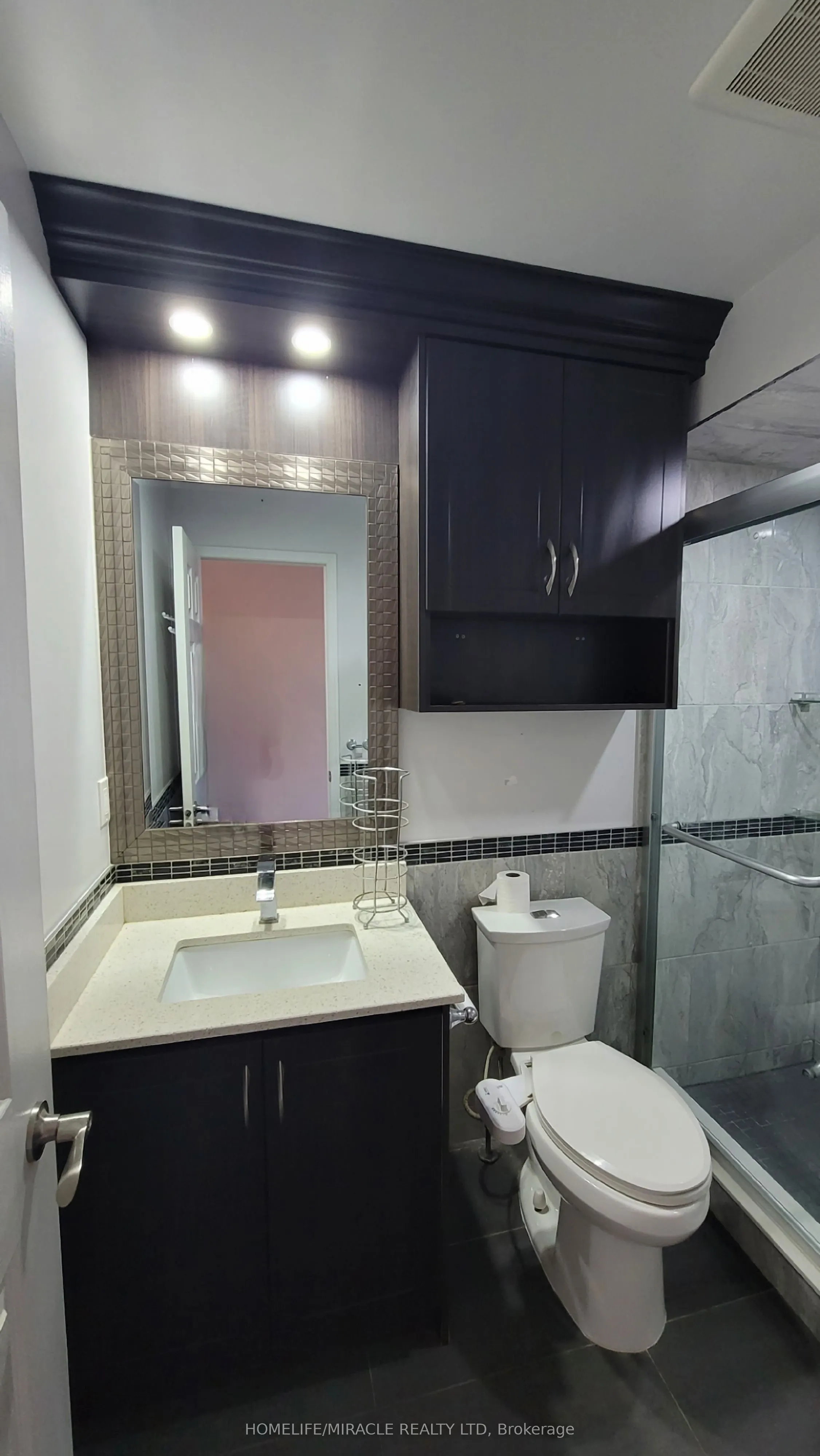 5794 Gant Crescent, #Upper Home