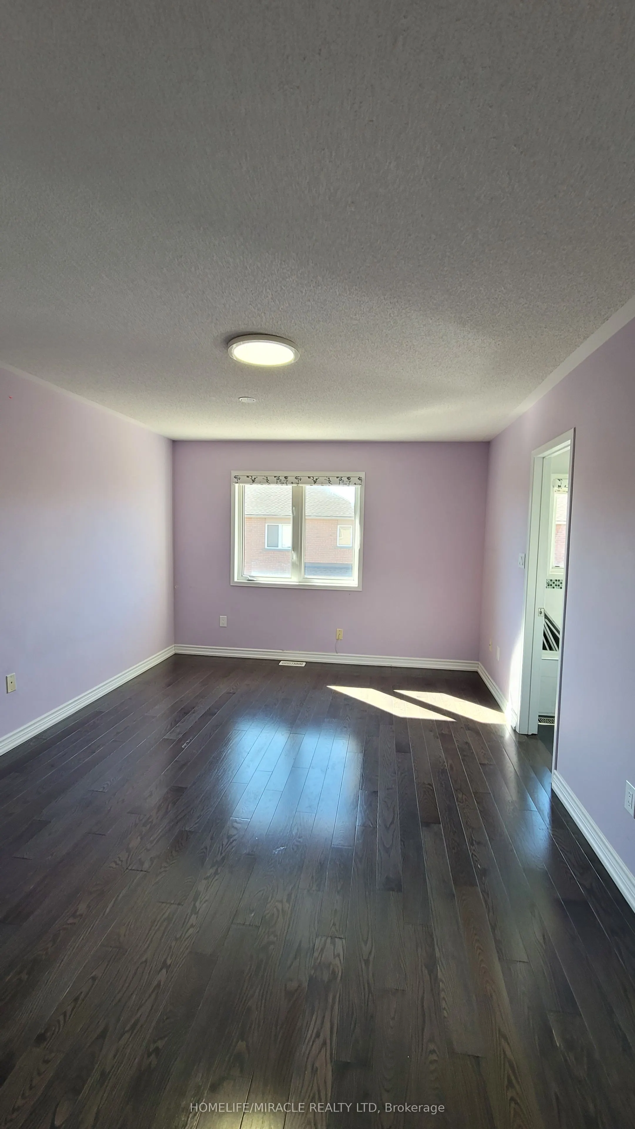 5794 Gant Crescent, #Upper Home