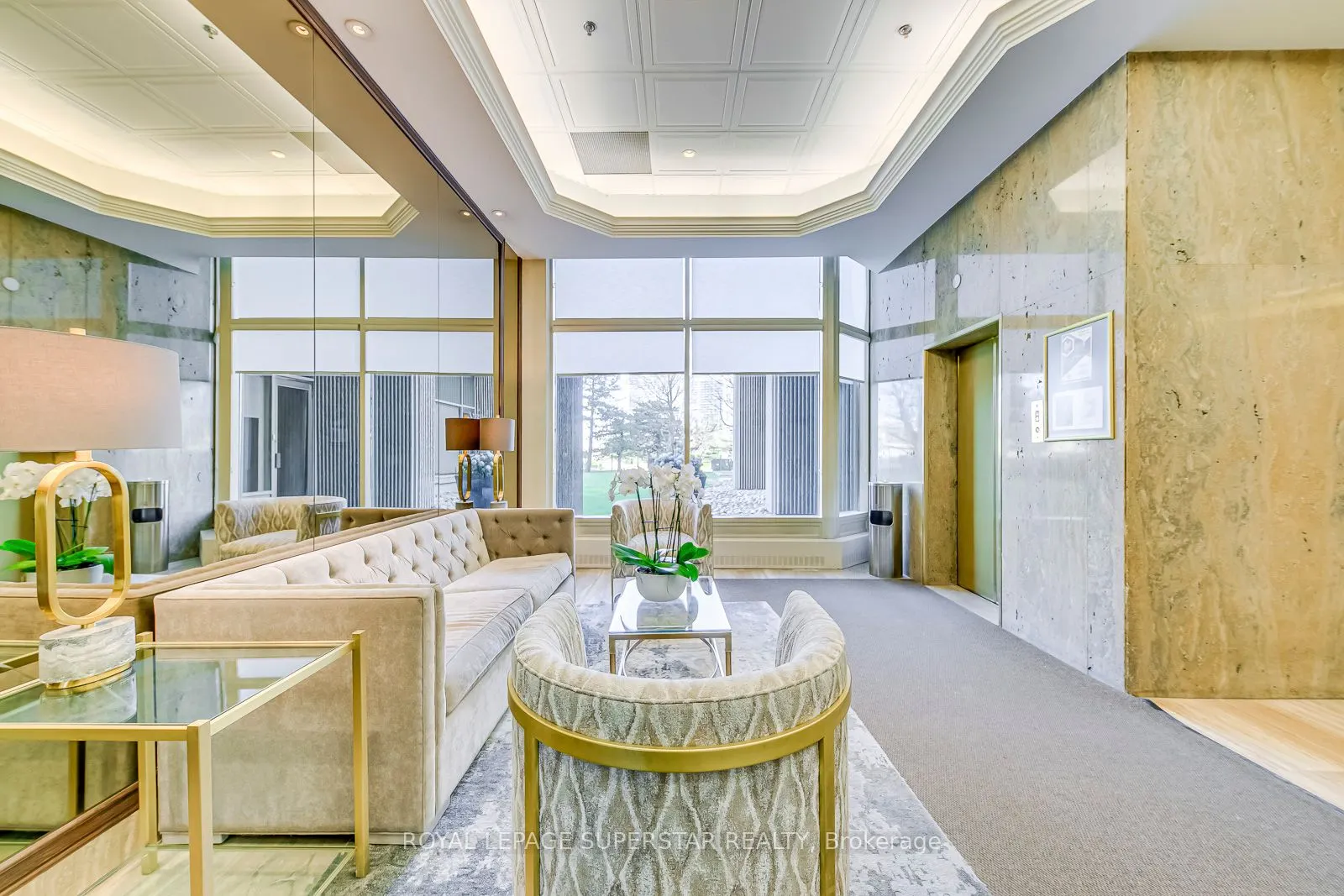 2045 Lakeshore Boulevard W, #2011