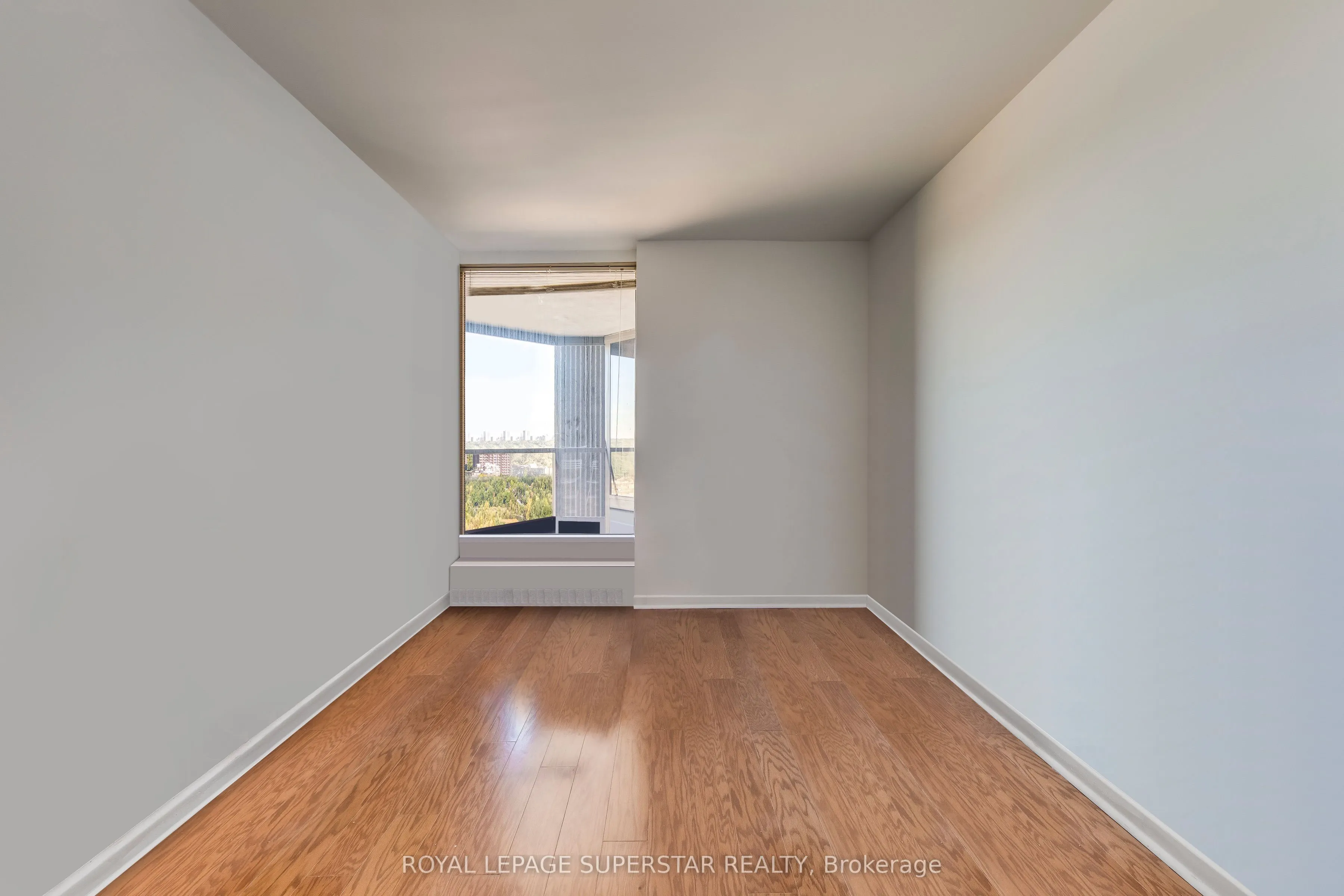 2045 Lakeshore Boulevard W, #2011