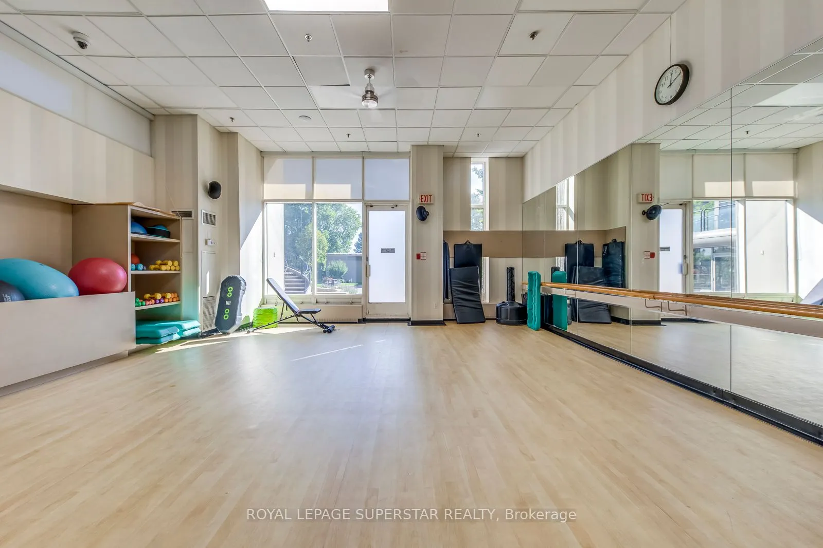 2045 Lakeshore Boulevard W, #2011