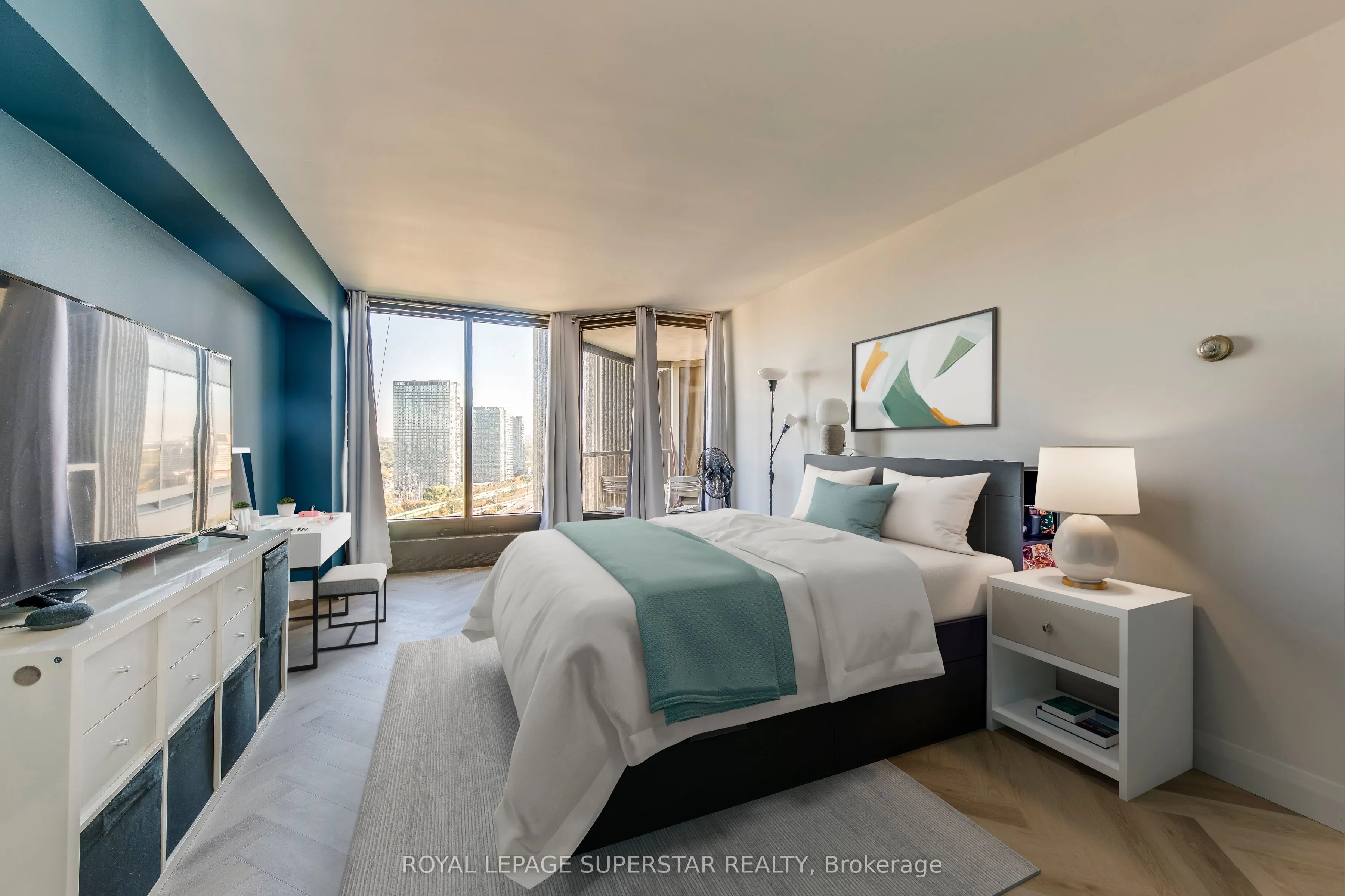 2045 Lakeshore Boulevard W, #2011