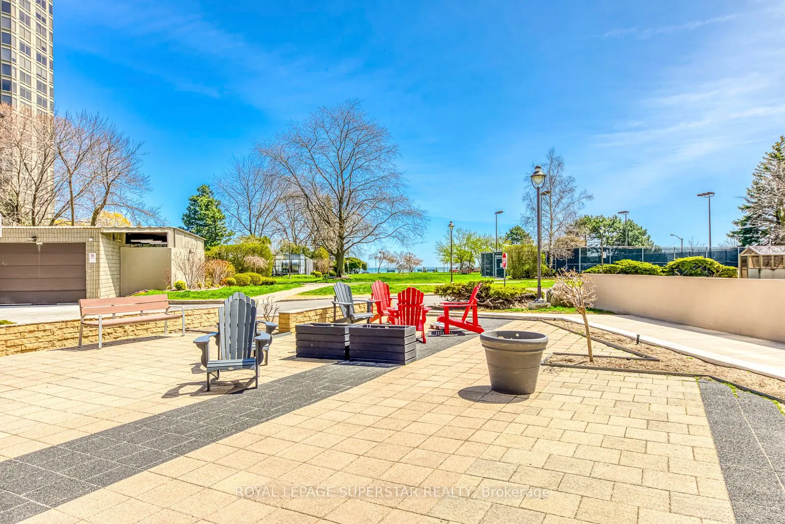 2045 Lakeshore Boulevard W, #2011
