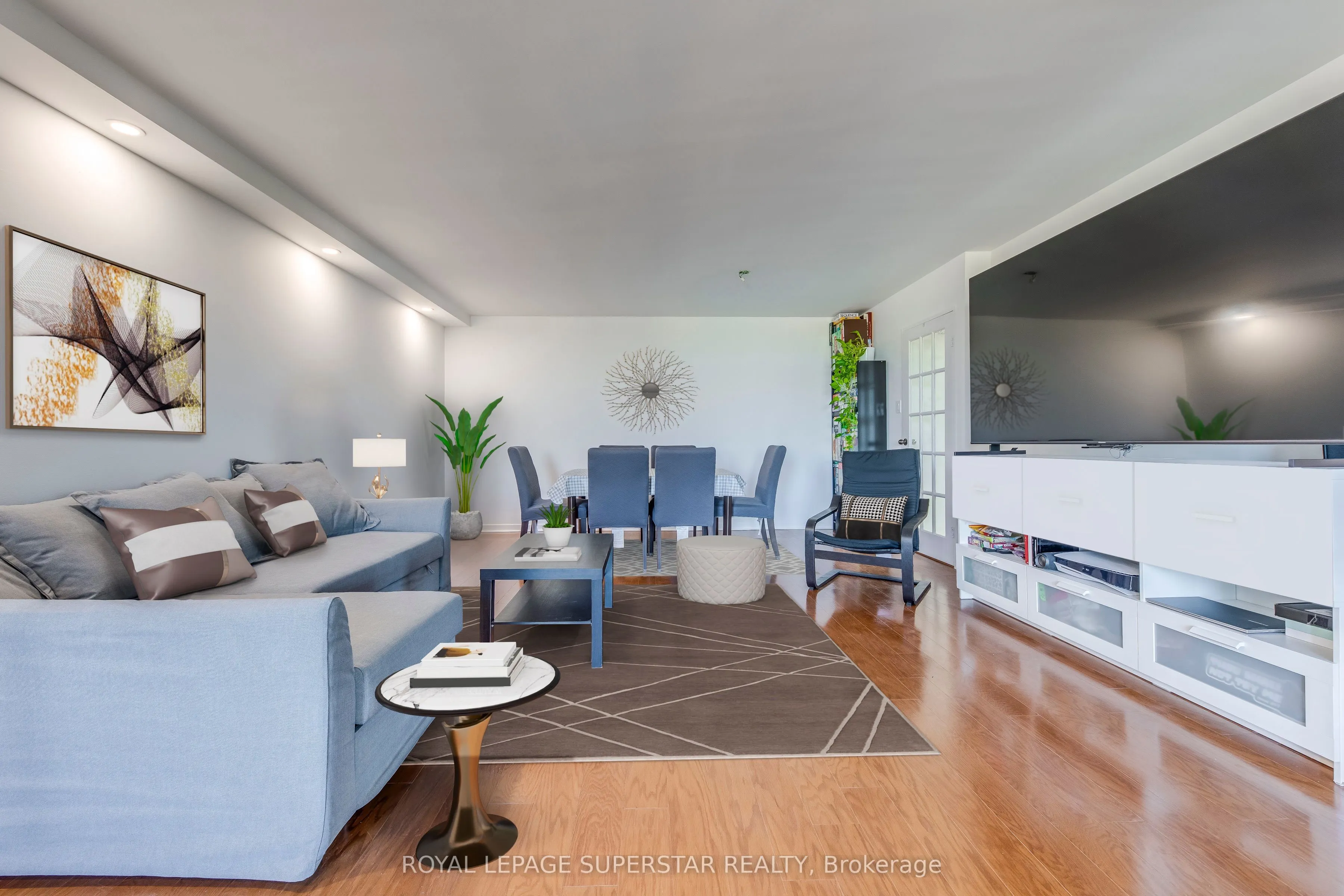 2045 Lakeshore Boulevard W, #2011