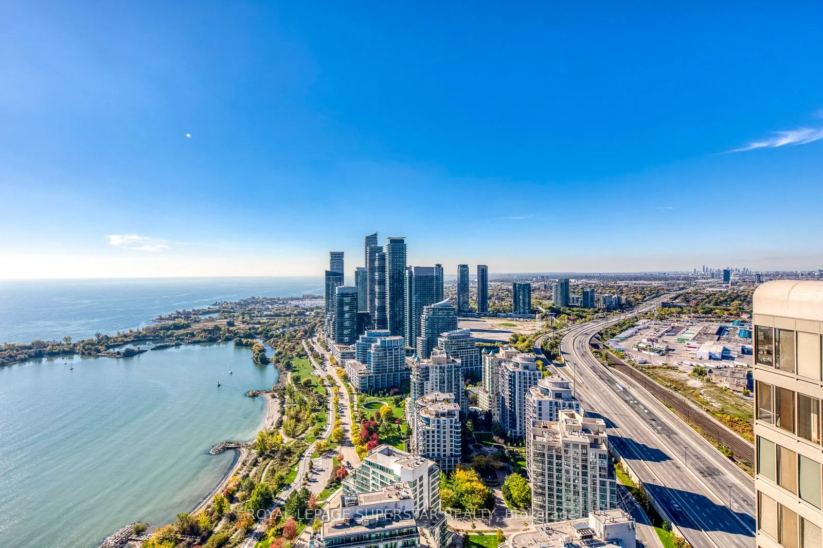 2045 Lakeshore Boulevard W, #2011