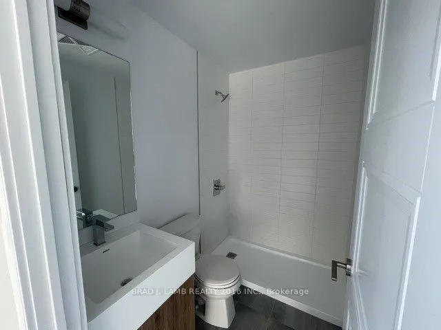 25 Neighbourhood Lane, #907