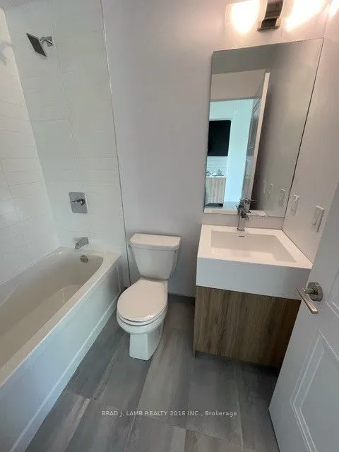 25 Neighbourhood Lane, #907