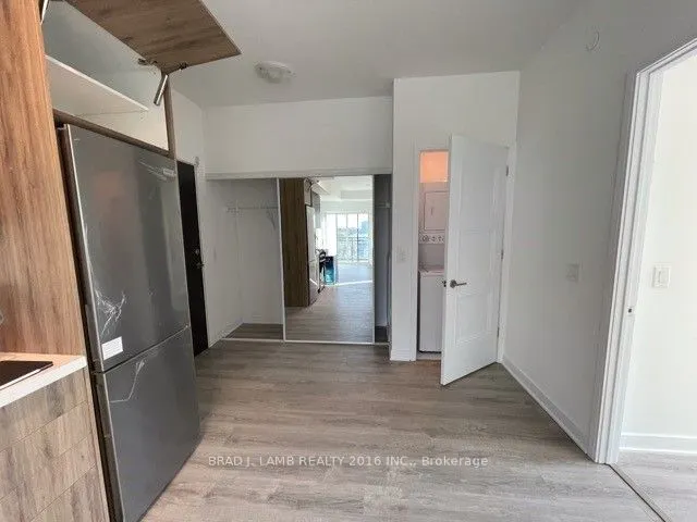 25 Neighbourhood Lane, #907