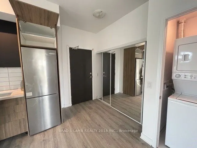 25 Neighbourhood Lane, #907
