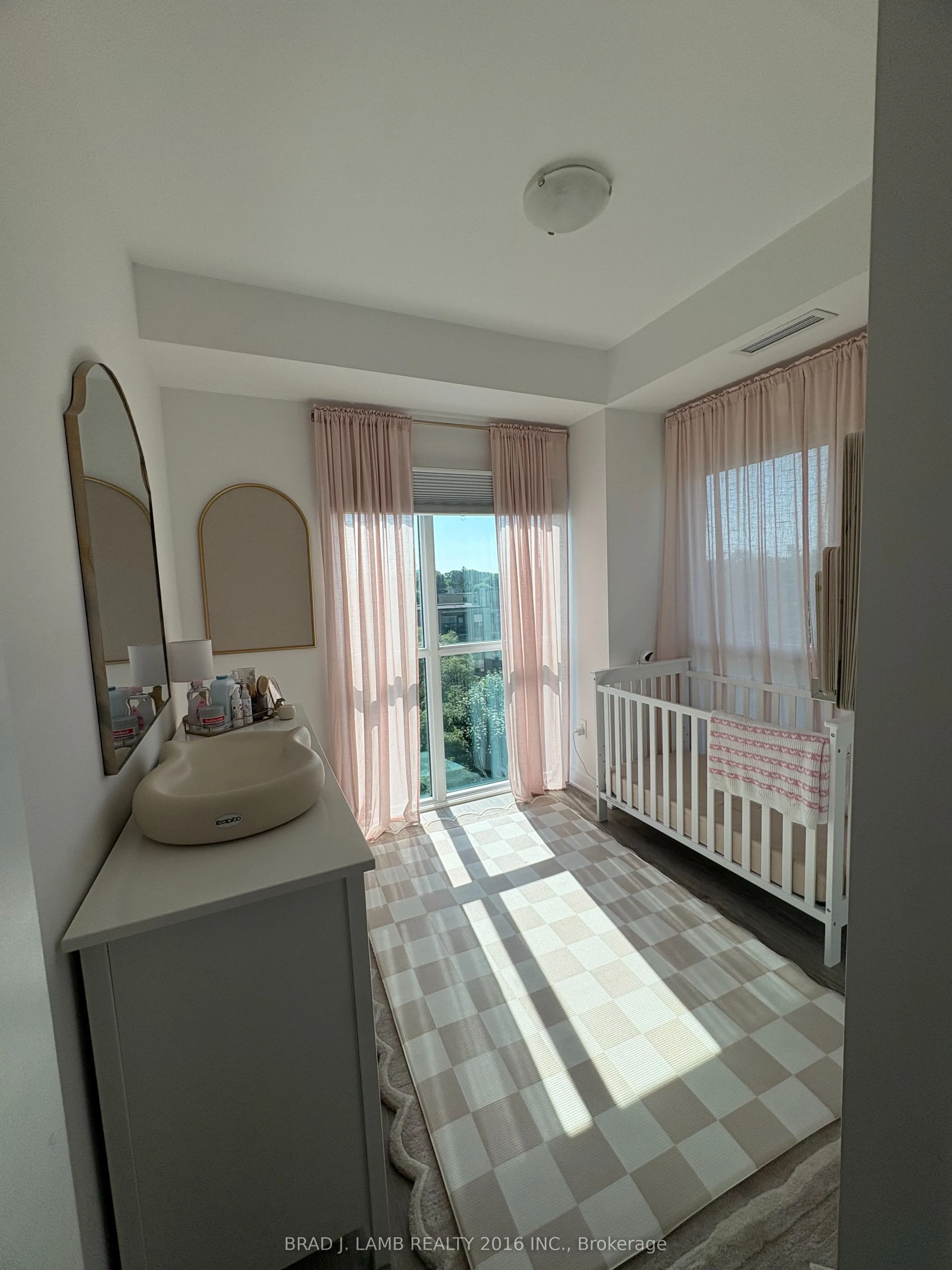 25 Neighbourhood Lane, #907