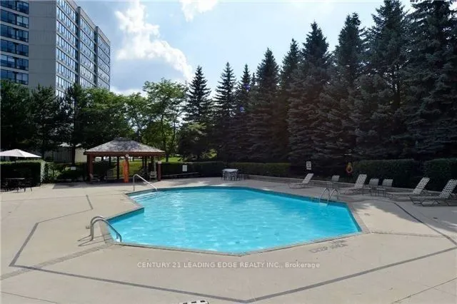 12 Laurelcrest Street, #305