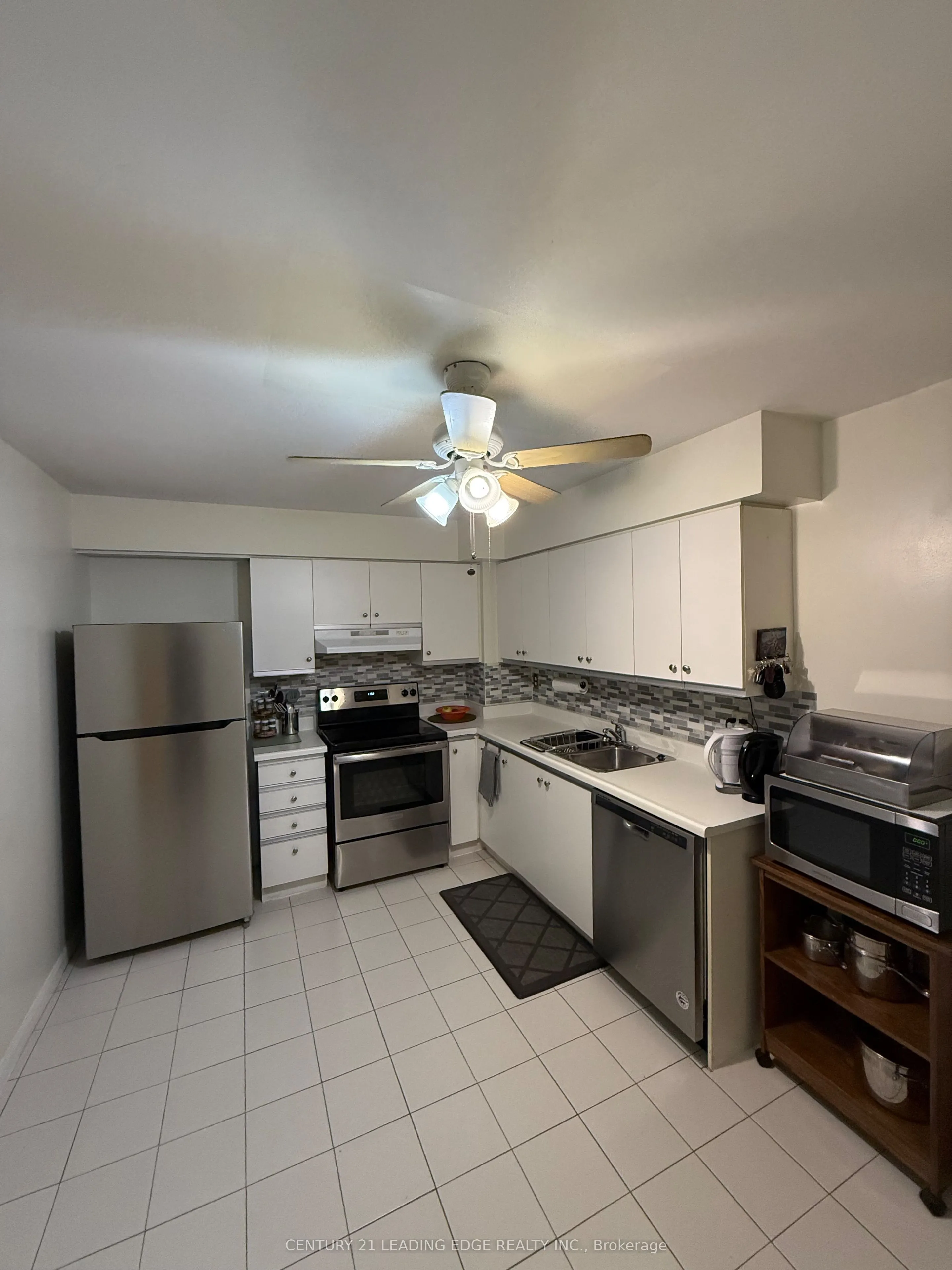 12 Laurelcrest Street, #305