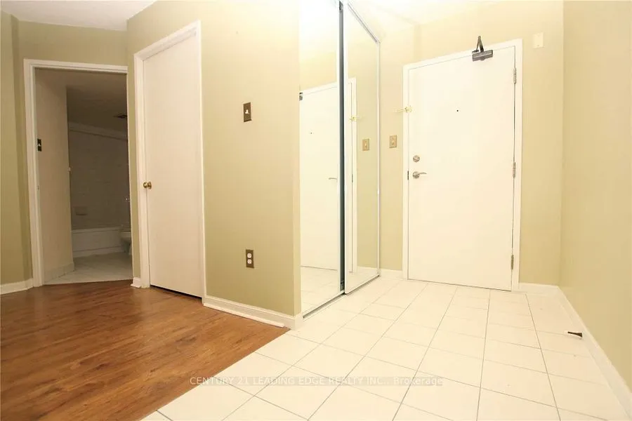 12 Laurelcrest Street, #305