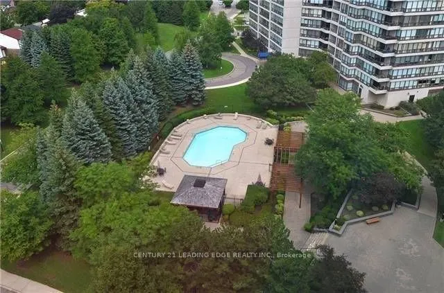 12 Laurelcrest Street, #305