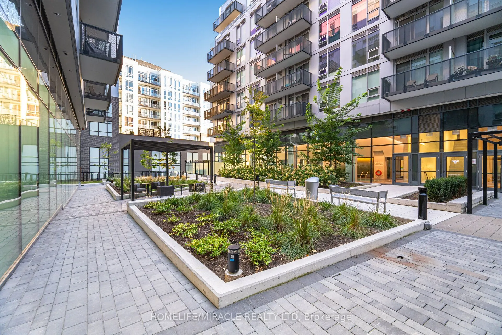 2450 Old Bronte Road, #351