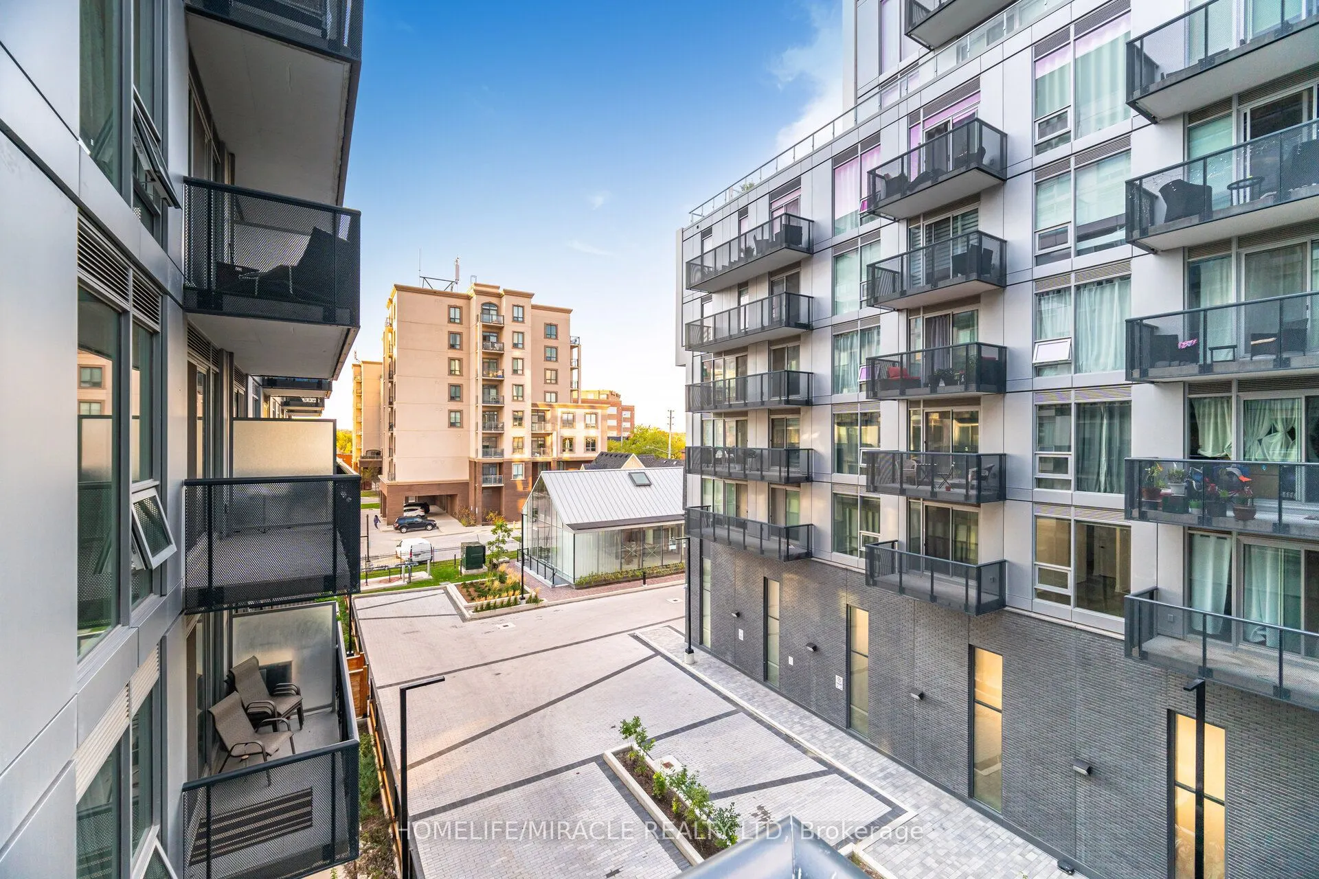 2450 Old Bronte Road, #351