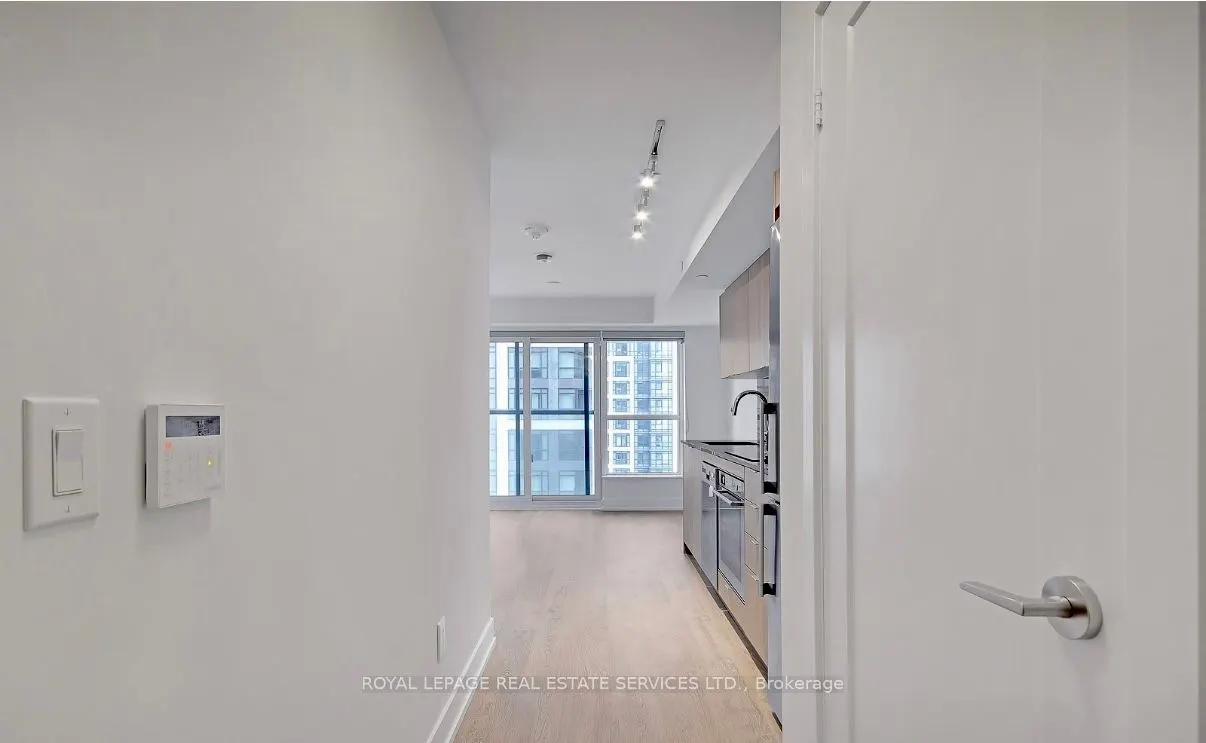 5 Mabelle Avenue S, #2631