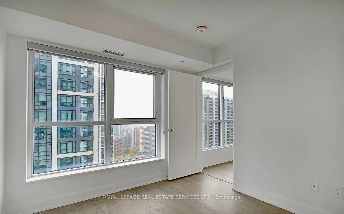 5 Mabelle Avenue S, #2631