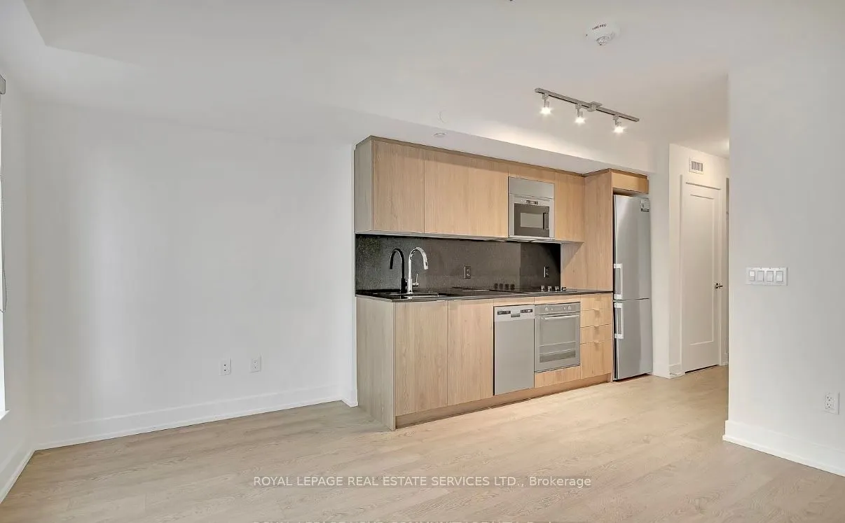 5 Mabelle Avenue S, #2631