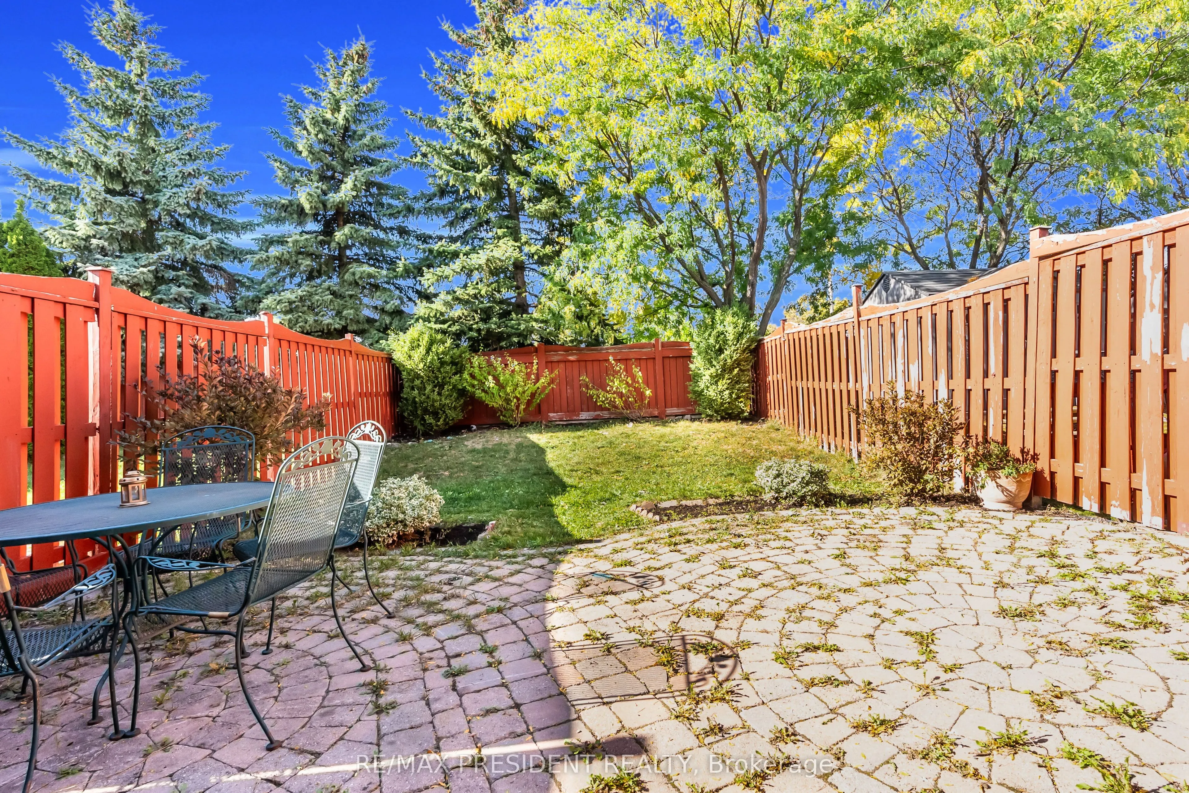 932 Ledbury Crescent