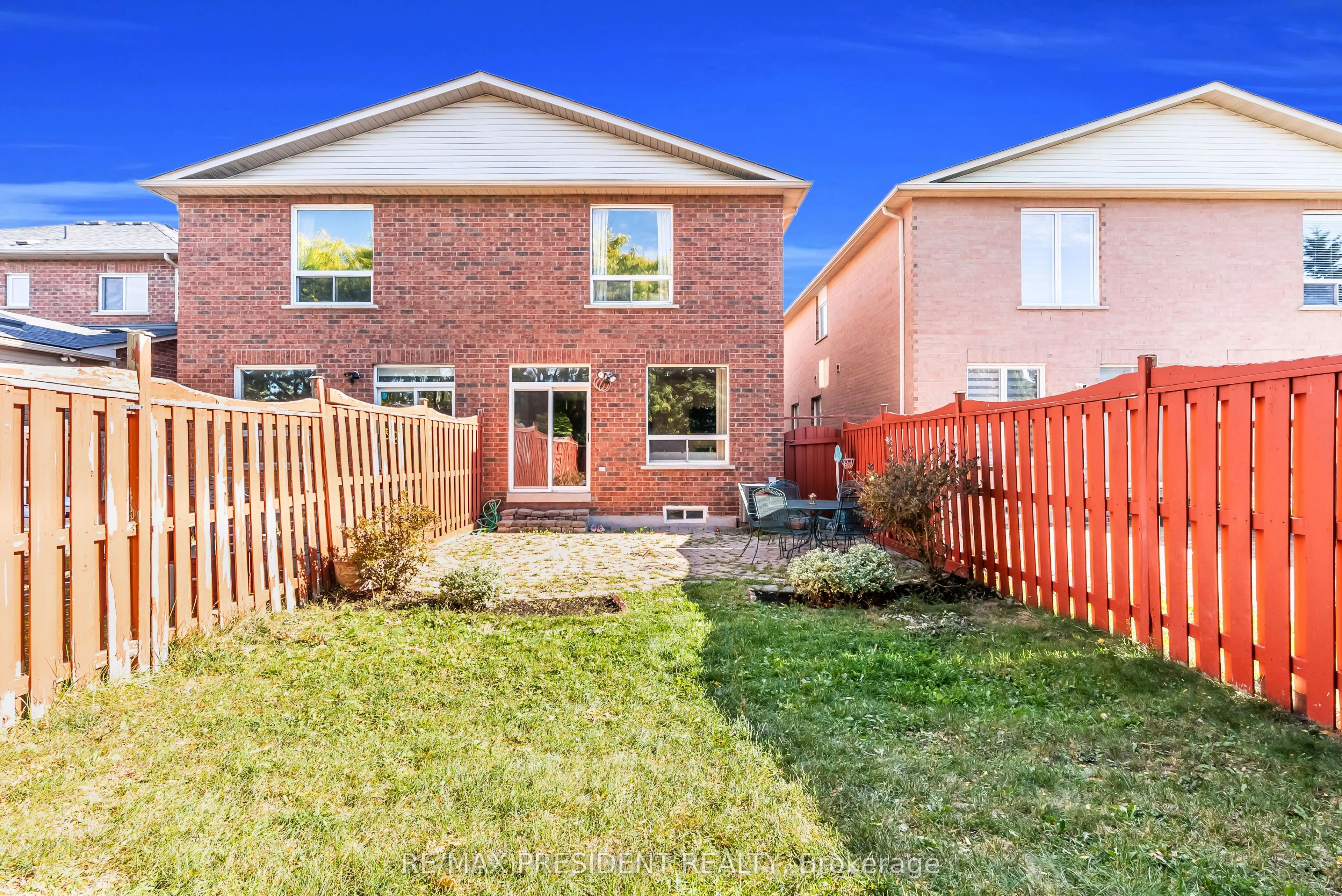 932 Ledbury Crescent