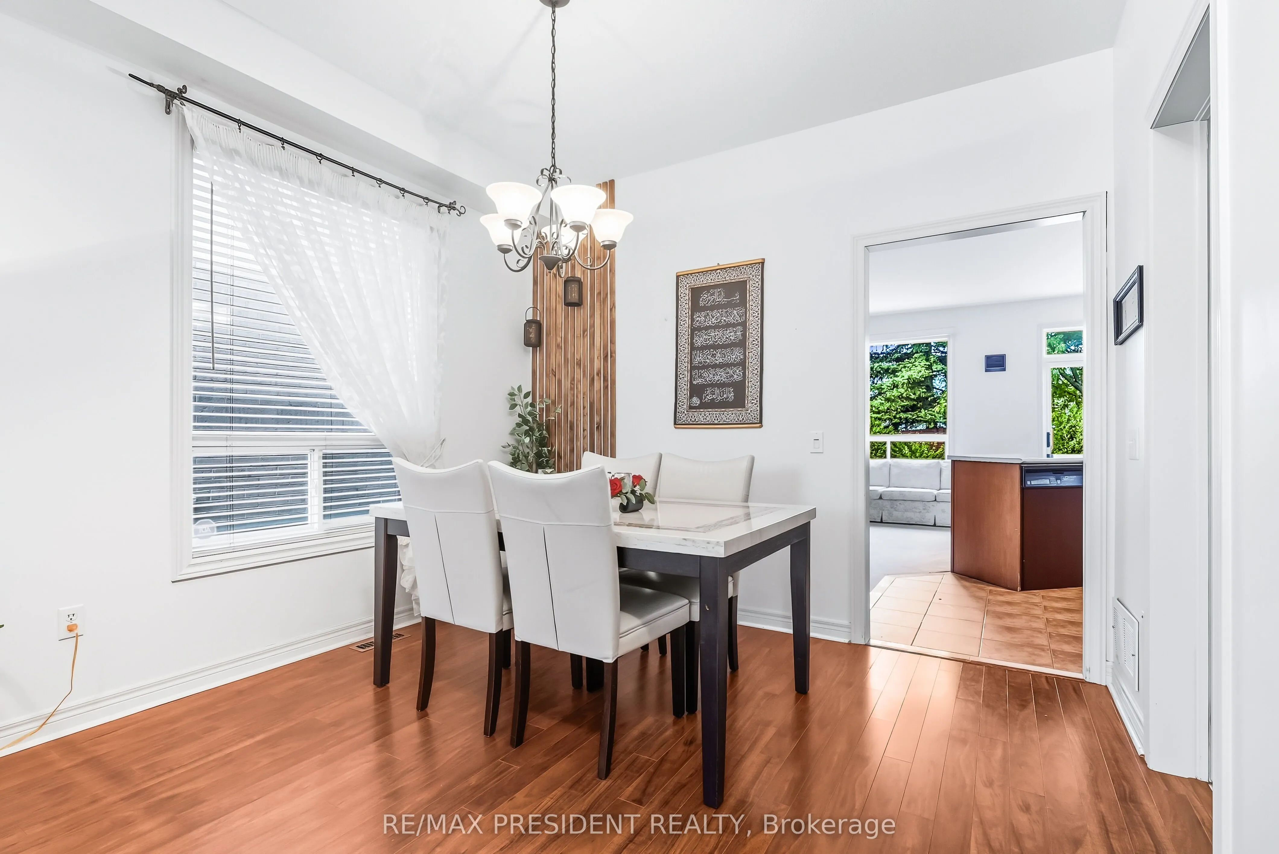 932 Ledbury Crescent