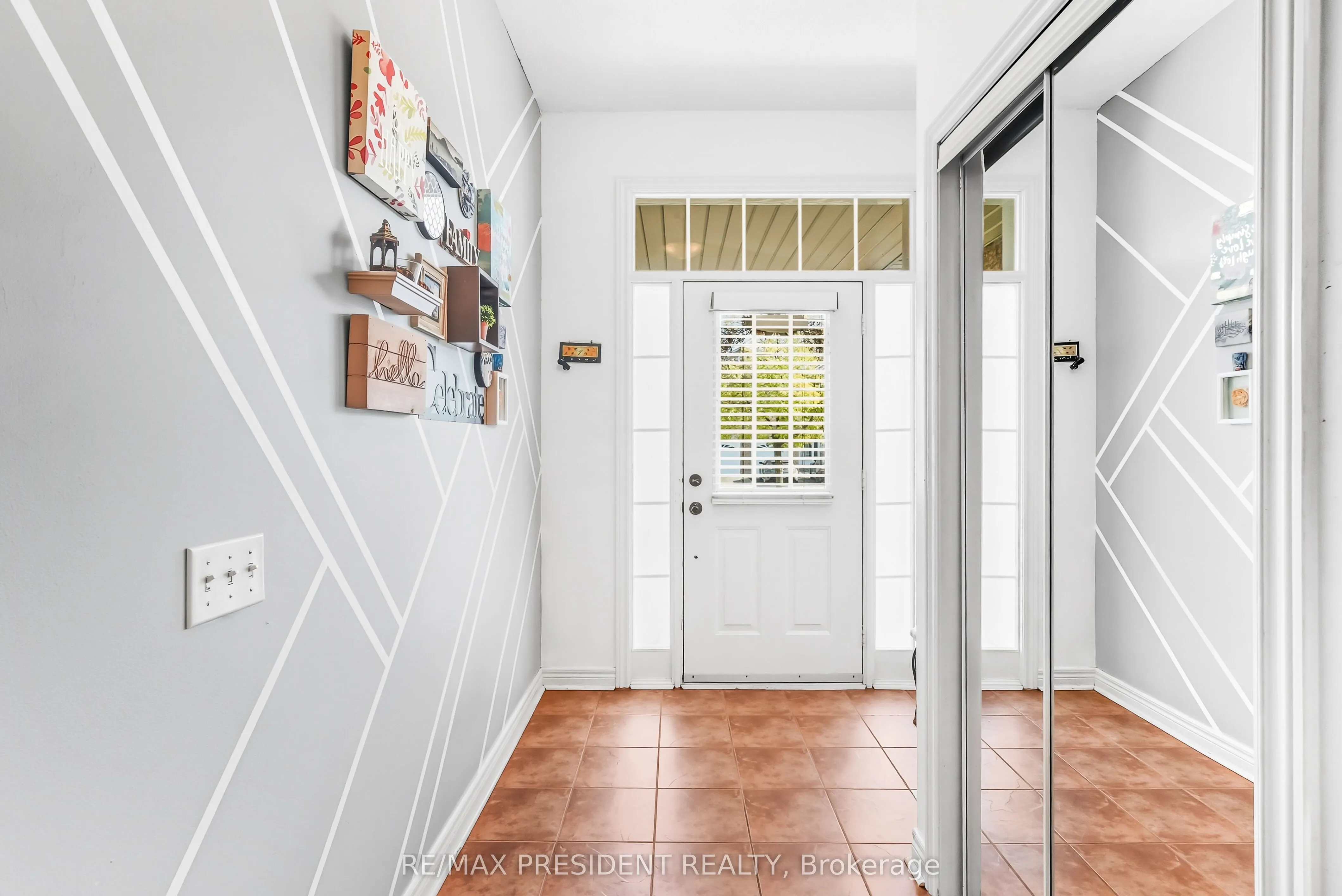 932 Ledbury Crescent