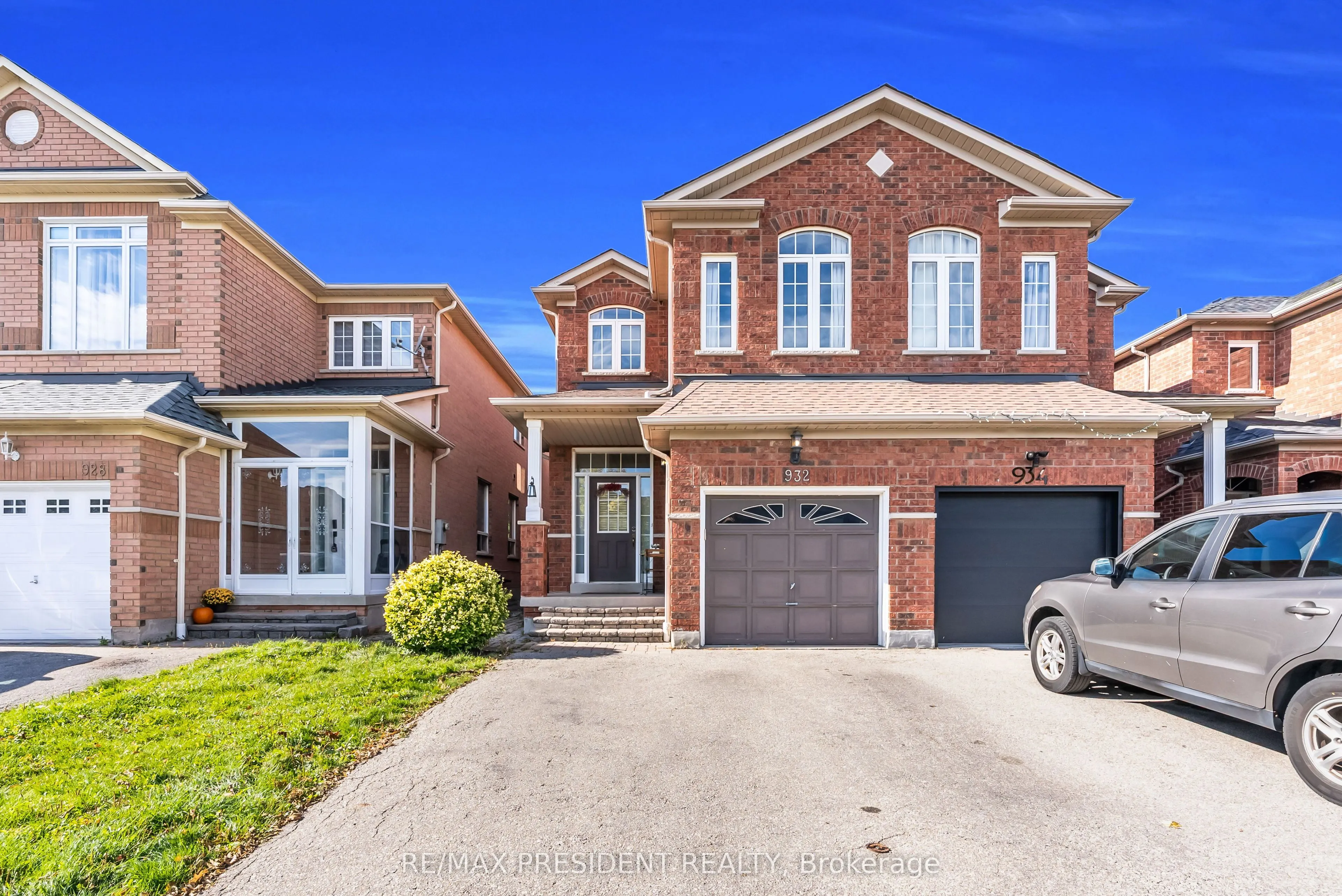 932 Ledbury Crescent