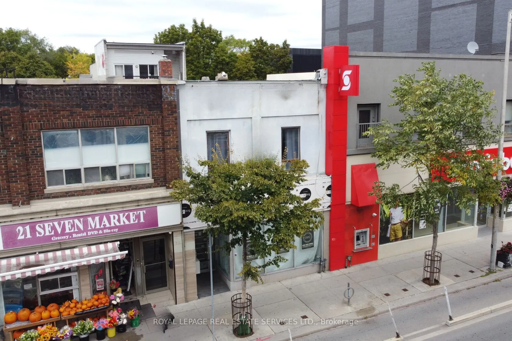 998 Bloor Street W