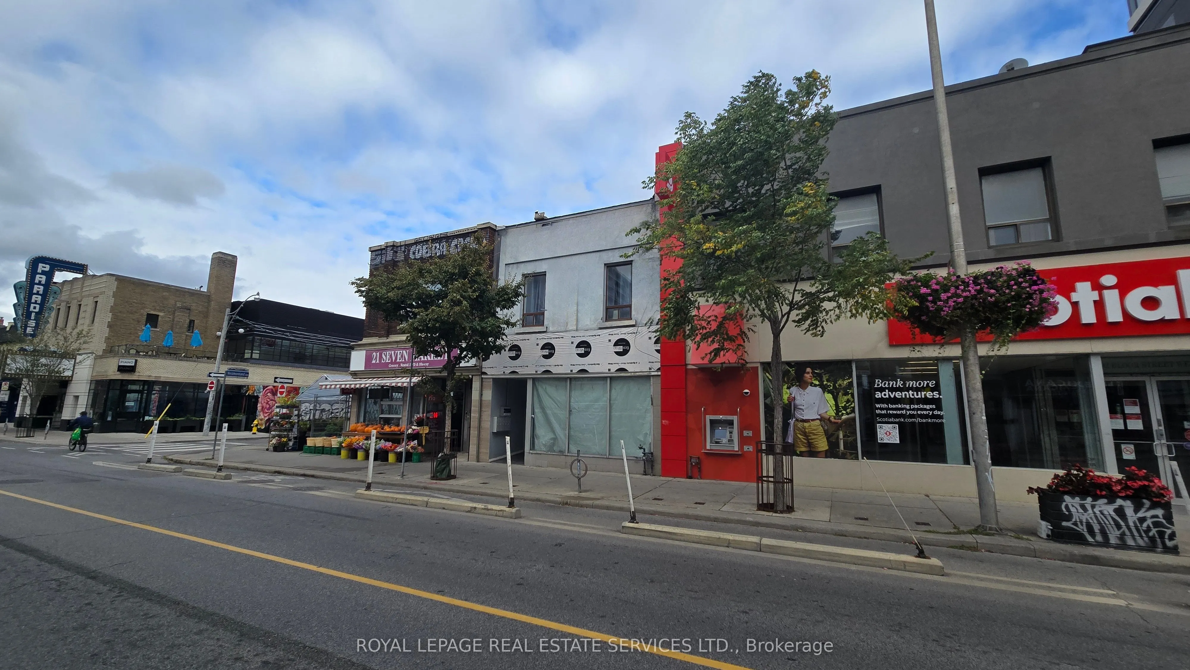 998 Bloor Street W