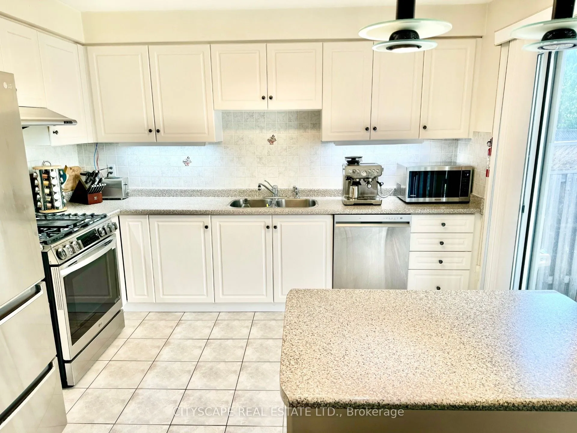 533 Leatherleaf Drive