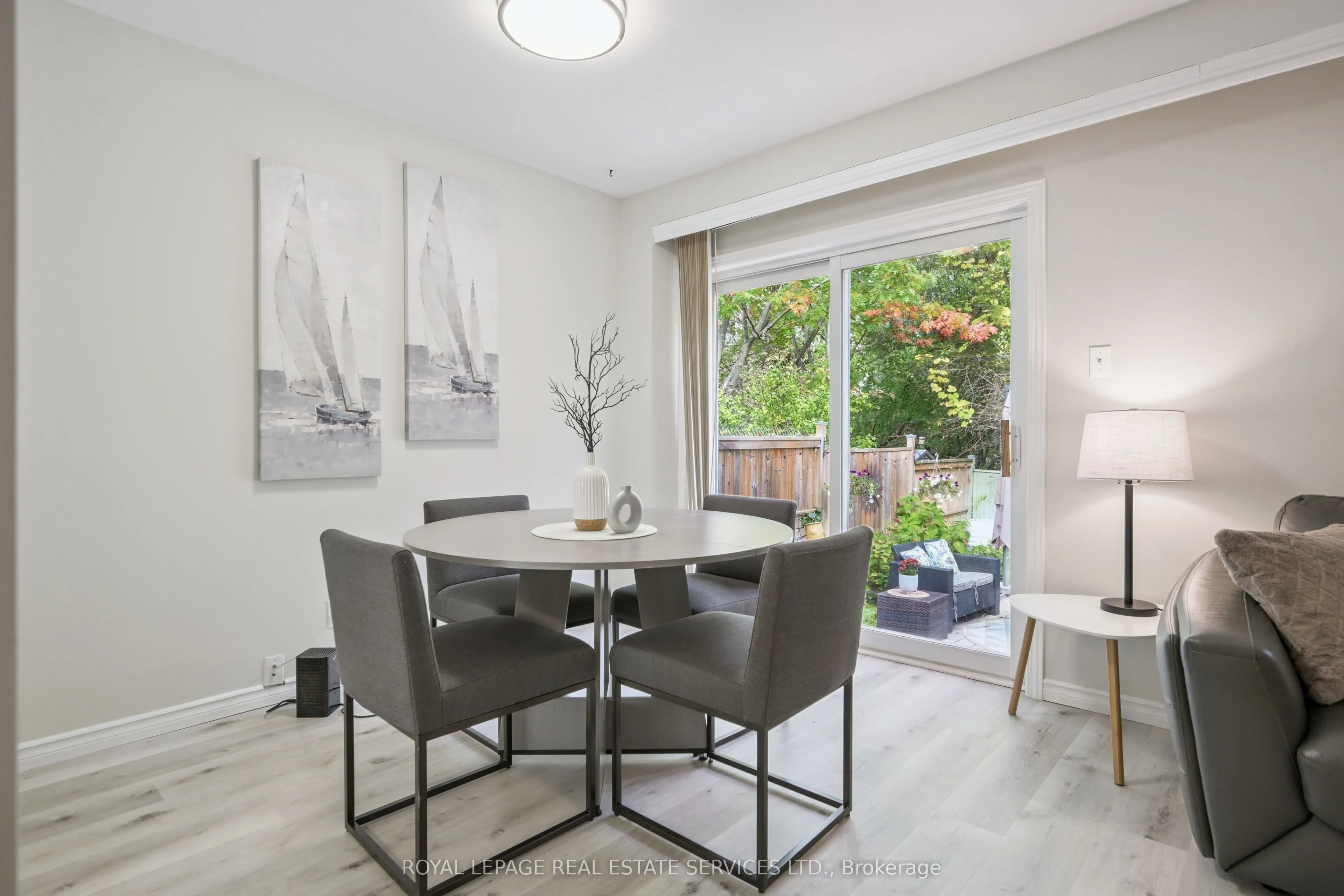 1233 Hedgestone Crescent