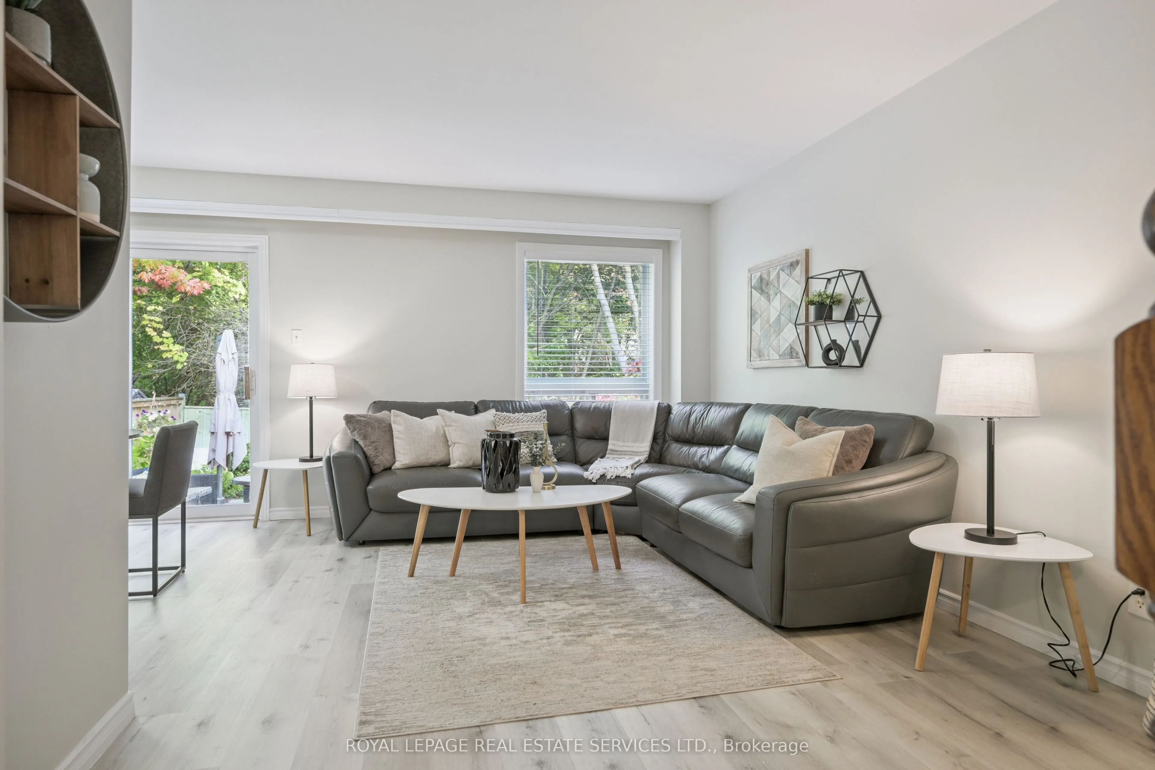 1233 Hedgestone Crescent