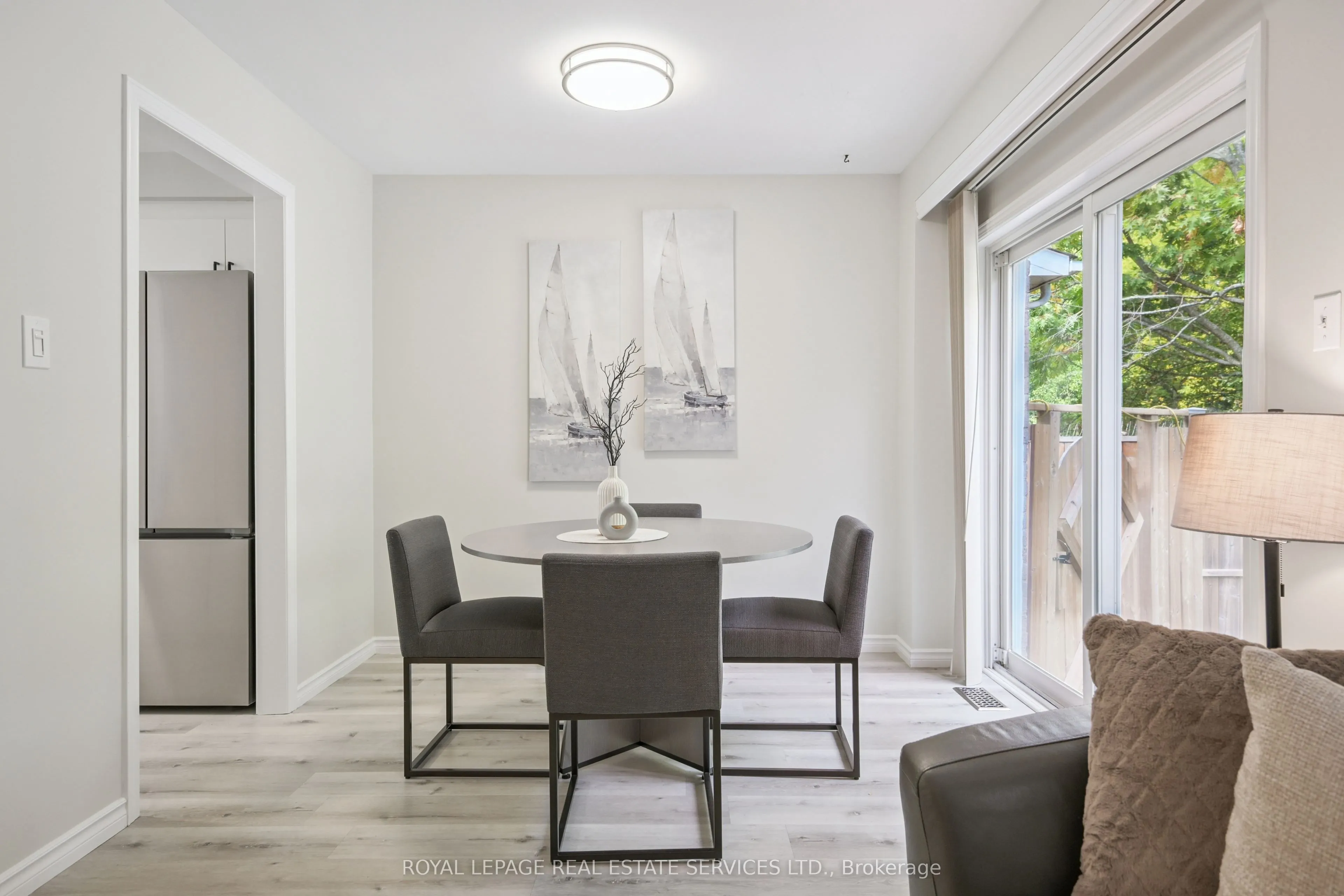 1233 Hedgestone Crescent