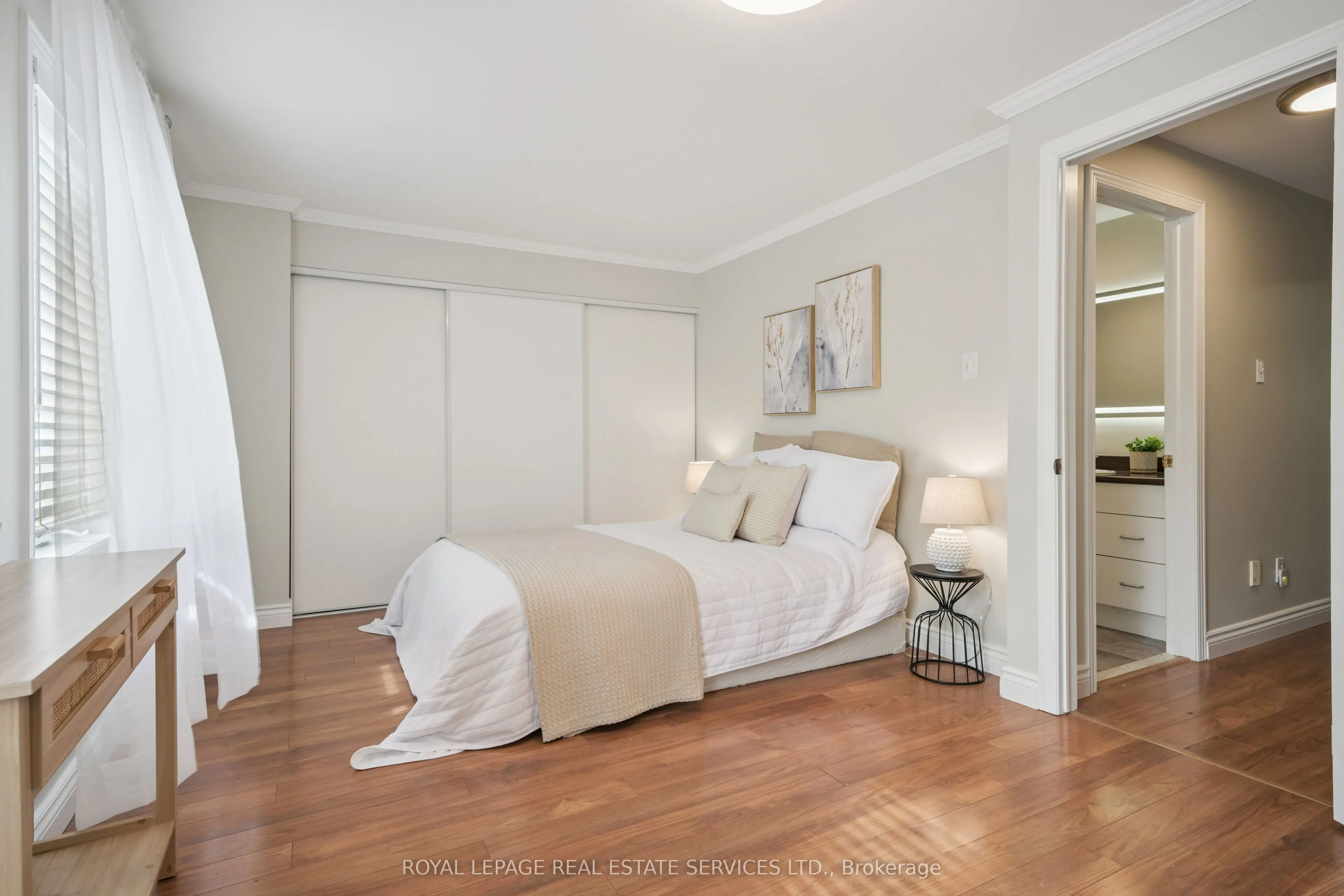 1233 Hedgestone Crescent